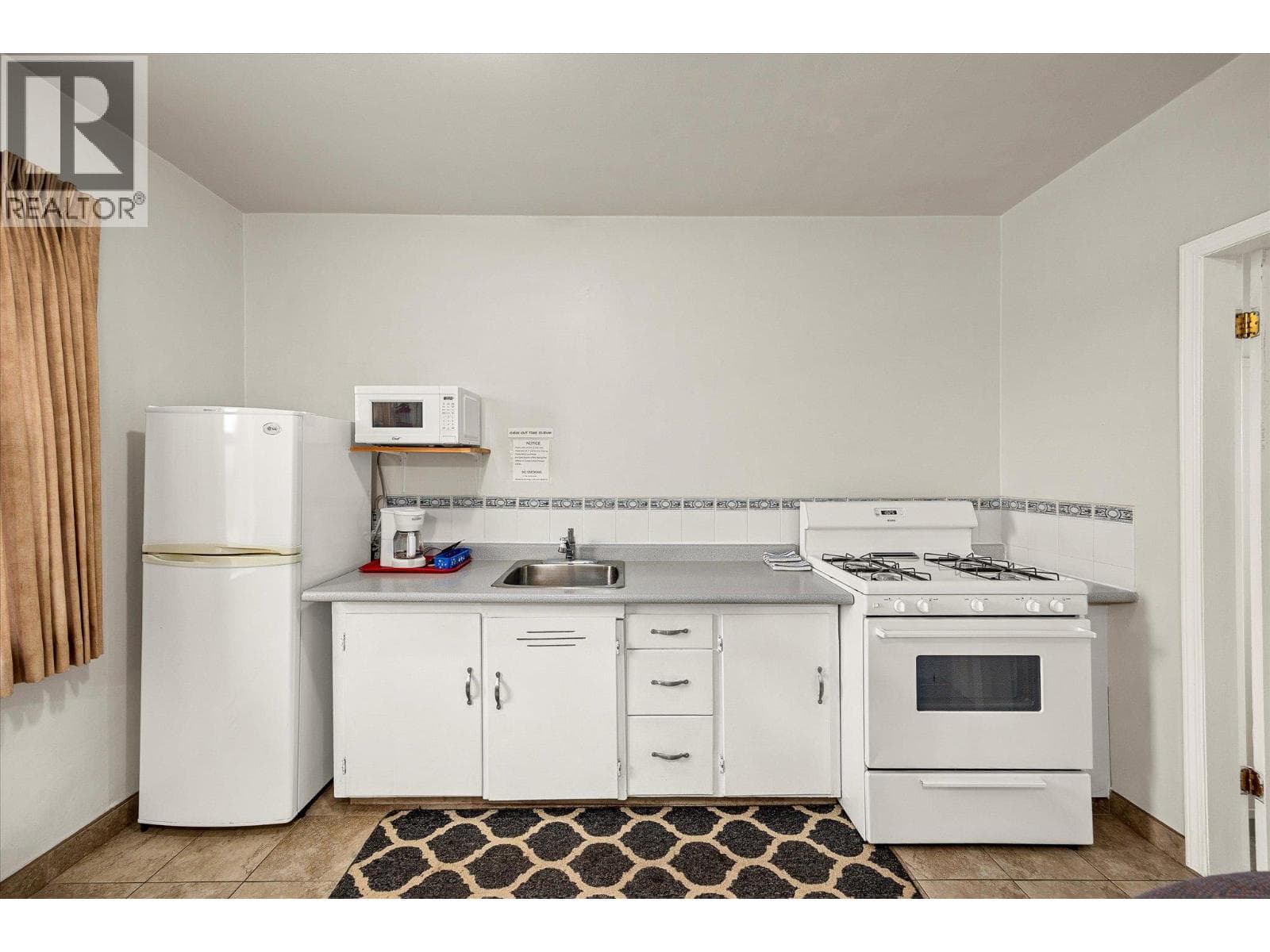 7414 97 Street, photo 18
