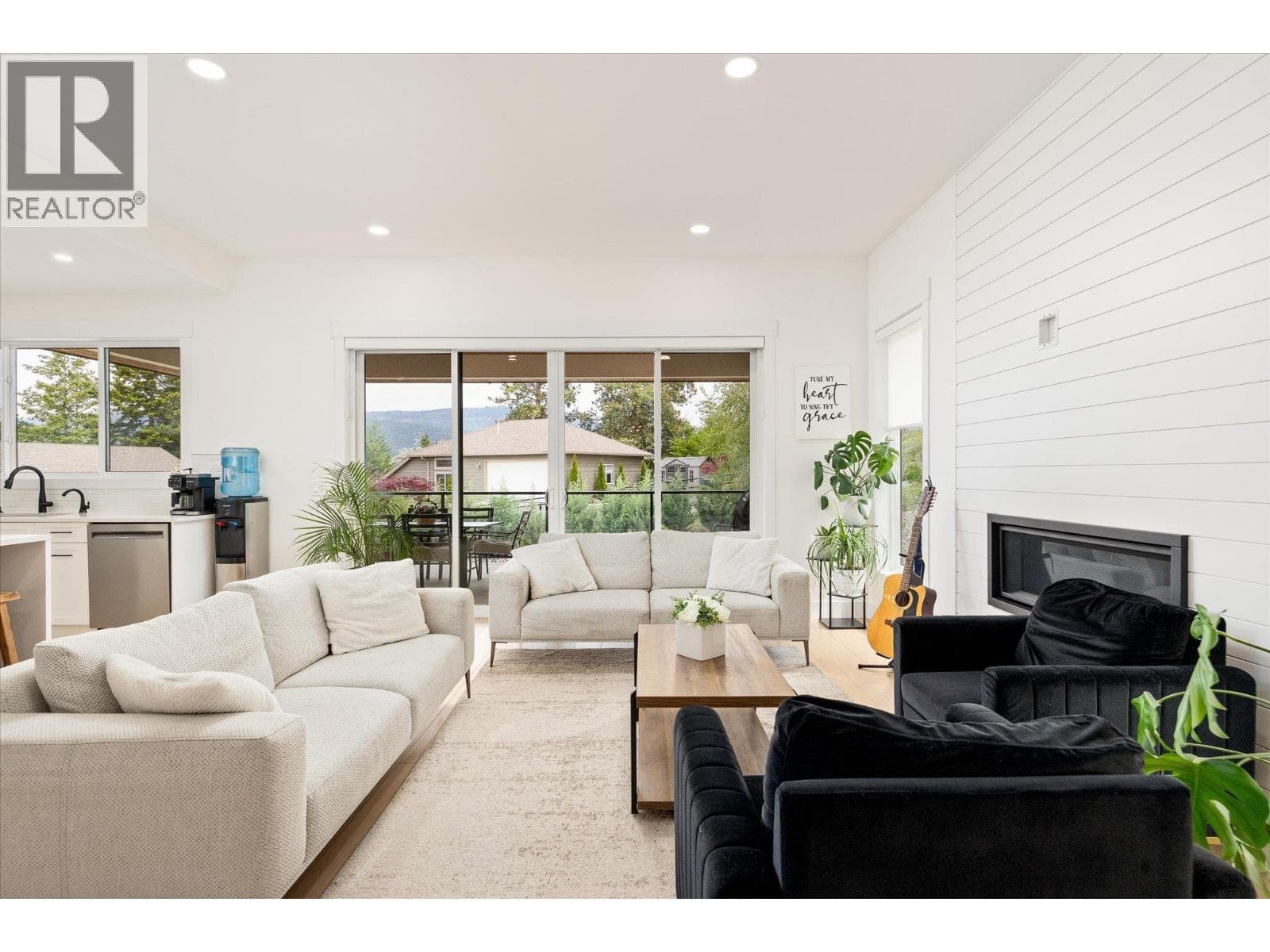 10285 Beacon Hill Drive, photo 12