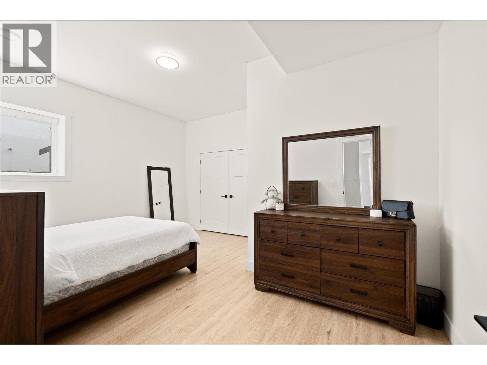 10285 Beacon Hill Drive, photo 29