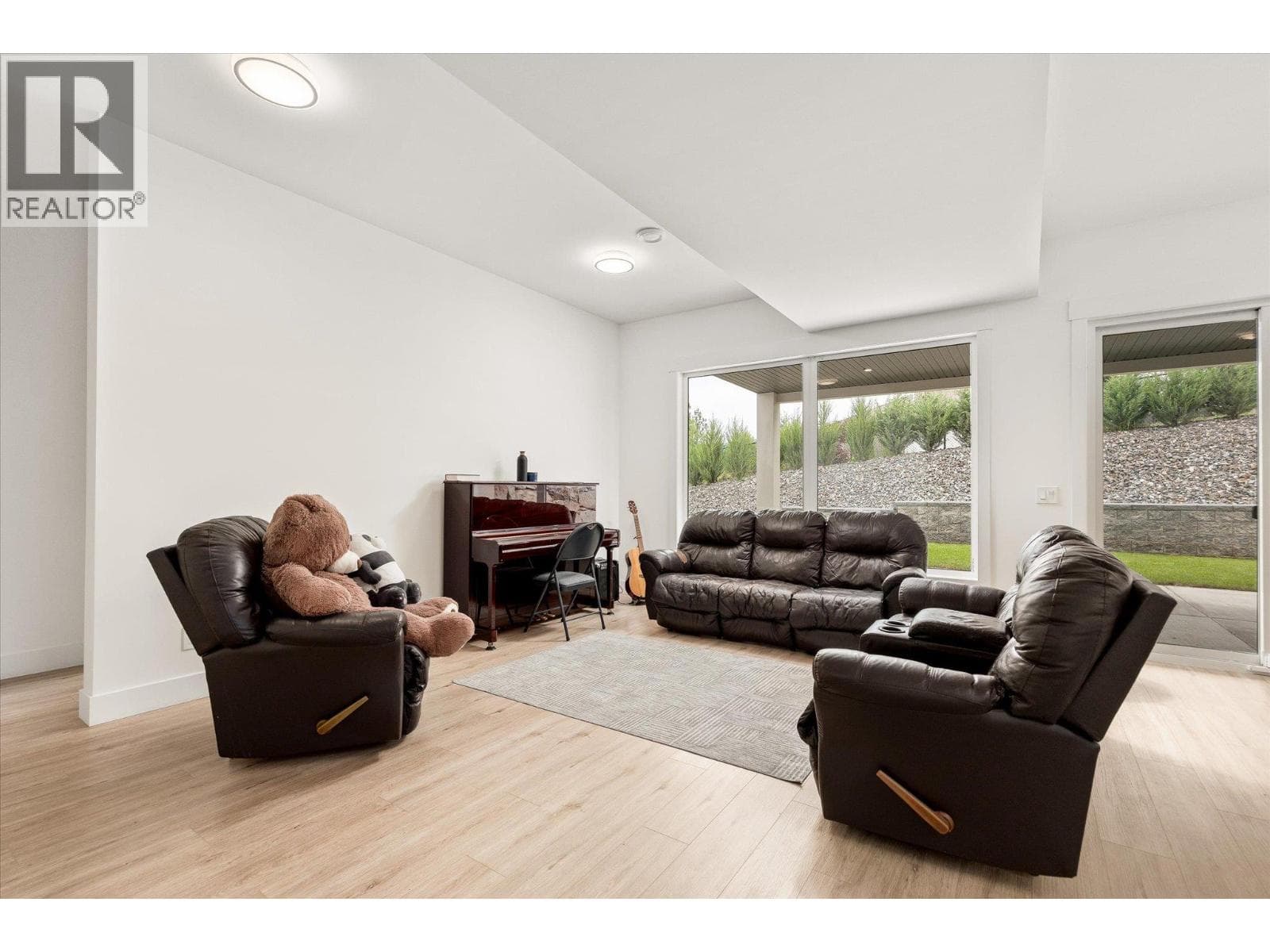 10285 Beacon Hill Drive, photo 32