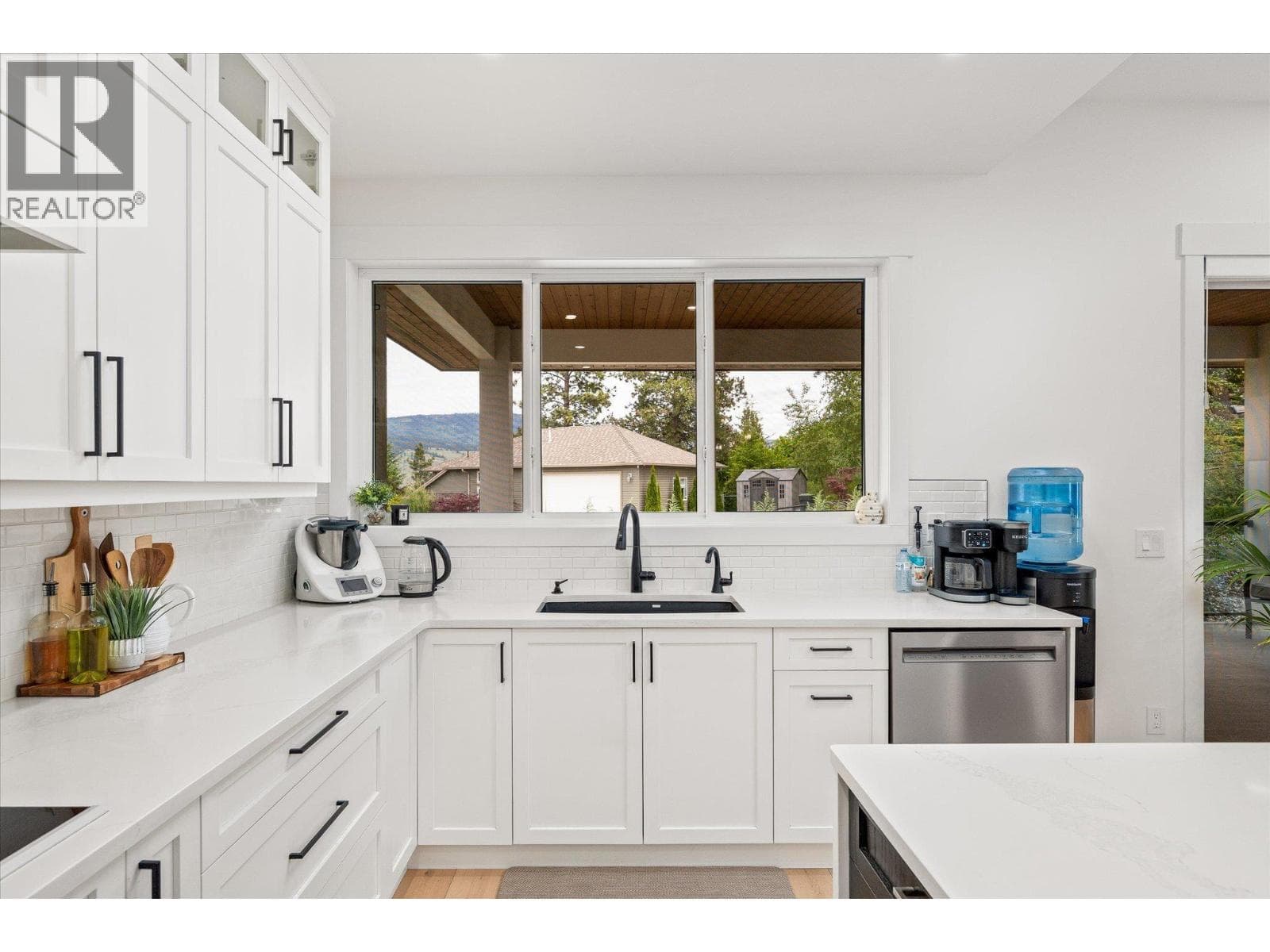 10285 Beacon Hill Drive, photo 6