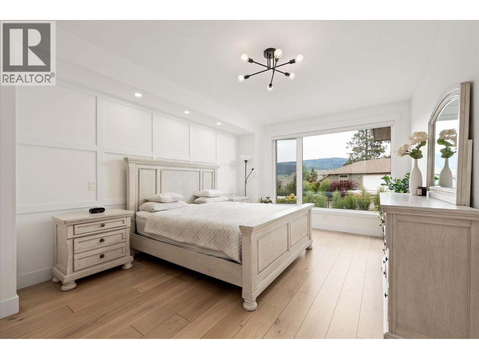10285 Beacon Hill Drive, photo 17