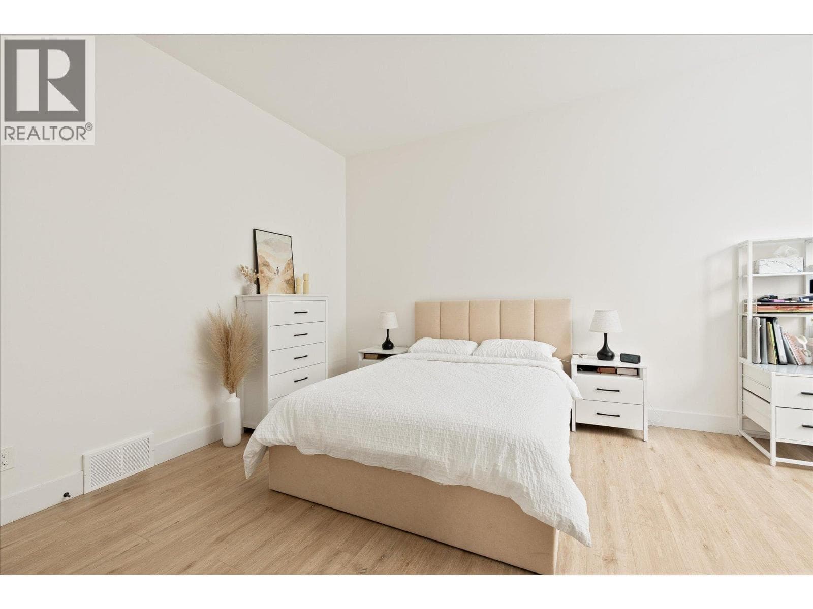 10285 Beacon Hill Drive, photo 26