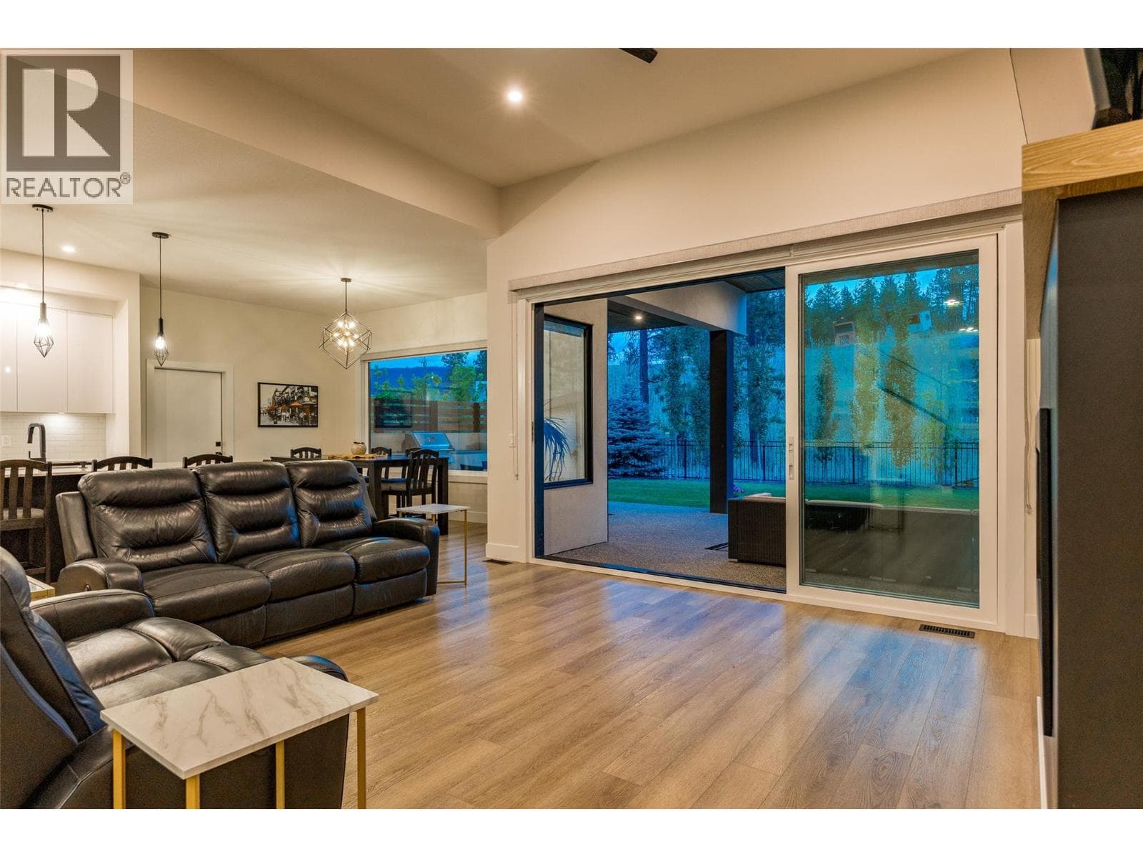 10245 Beacon Hill Drive, photo 28