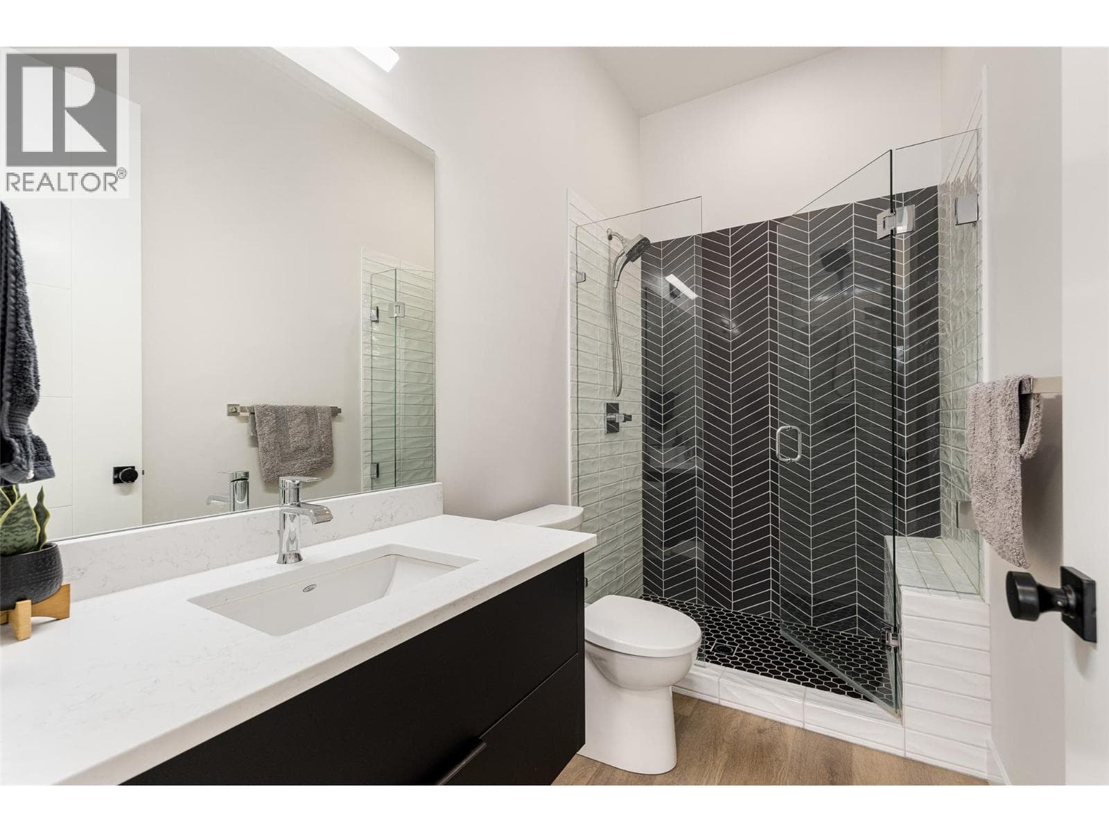 10245 Beacon Hill Drive, photo 49