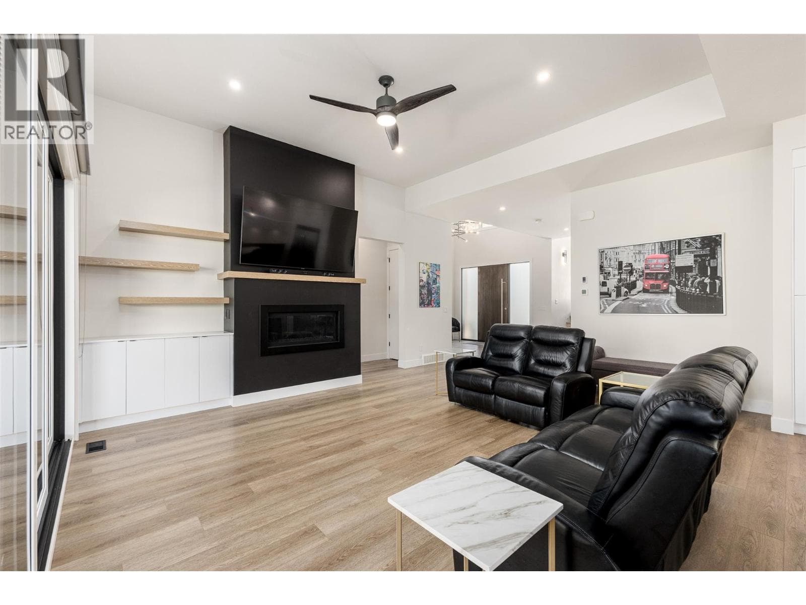 10245 Beacon Hill Drive, photo 26