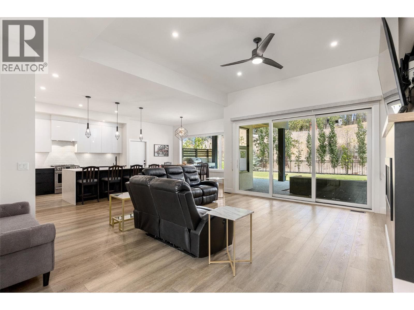 10245 Beacon Hill Drive, photo 27
