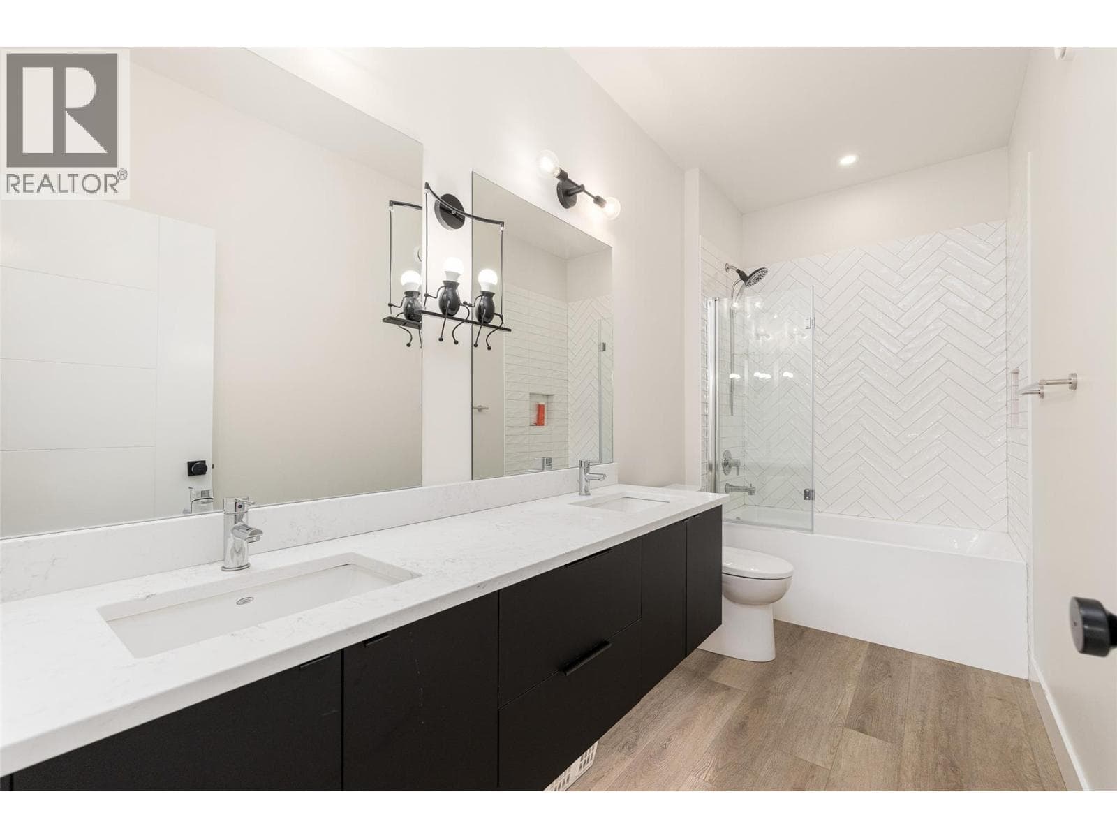 10245 Beacon Hill Drive, photo 59