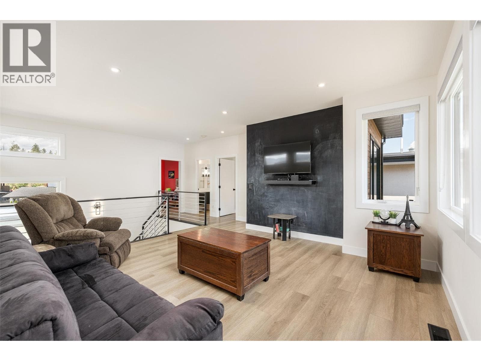 10245 Beacon Hill Drive, photo 56