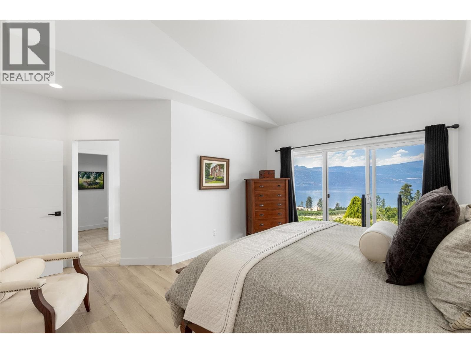 1090 Camp Road, photo 33