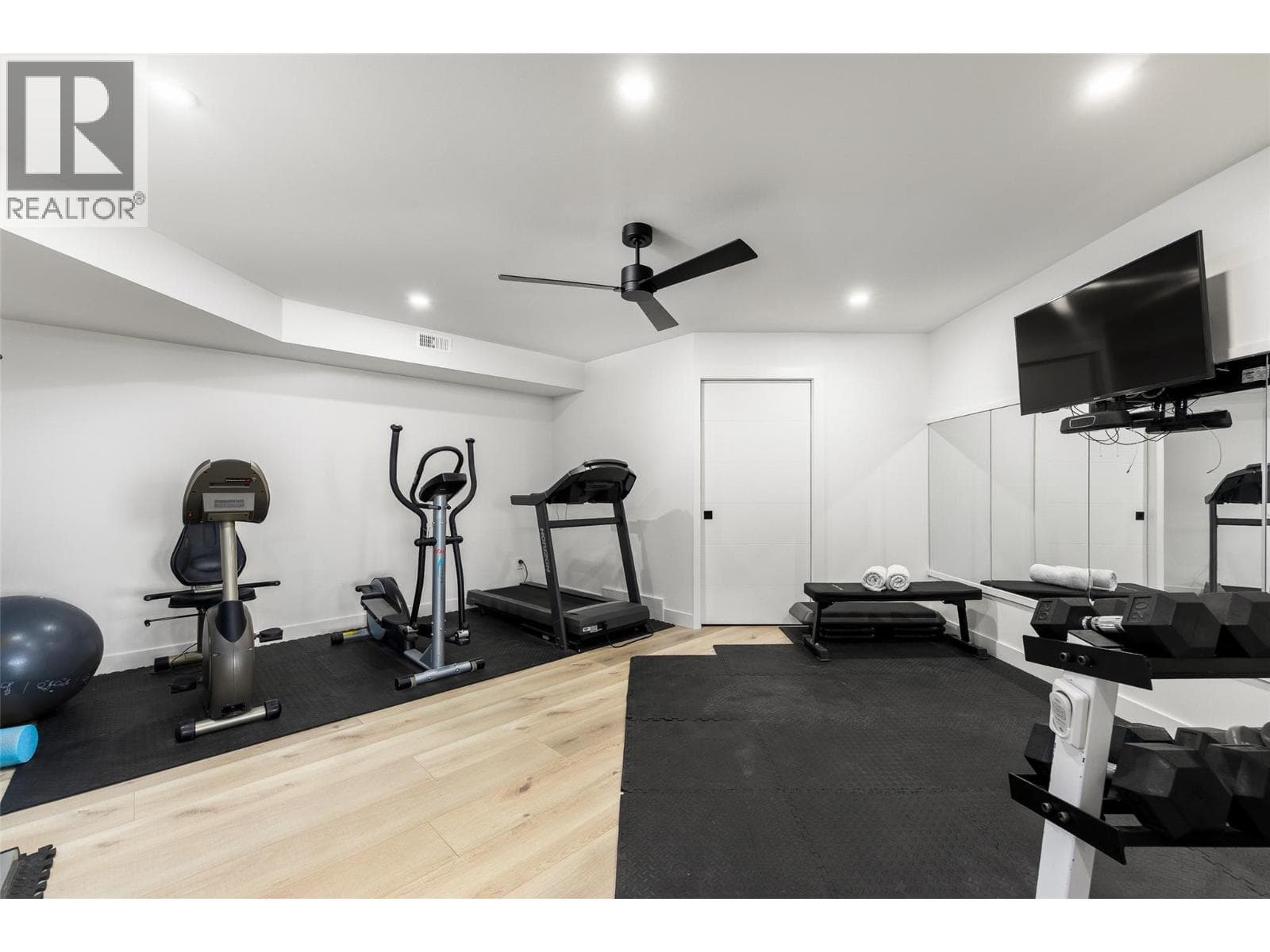 1090 Camp Road, photo 47