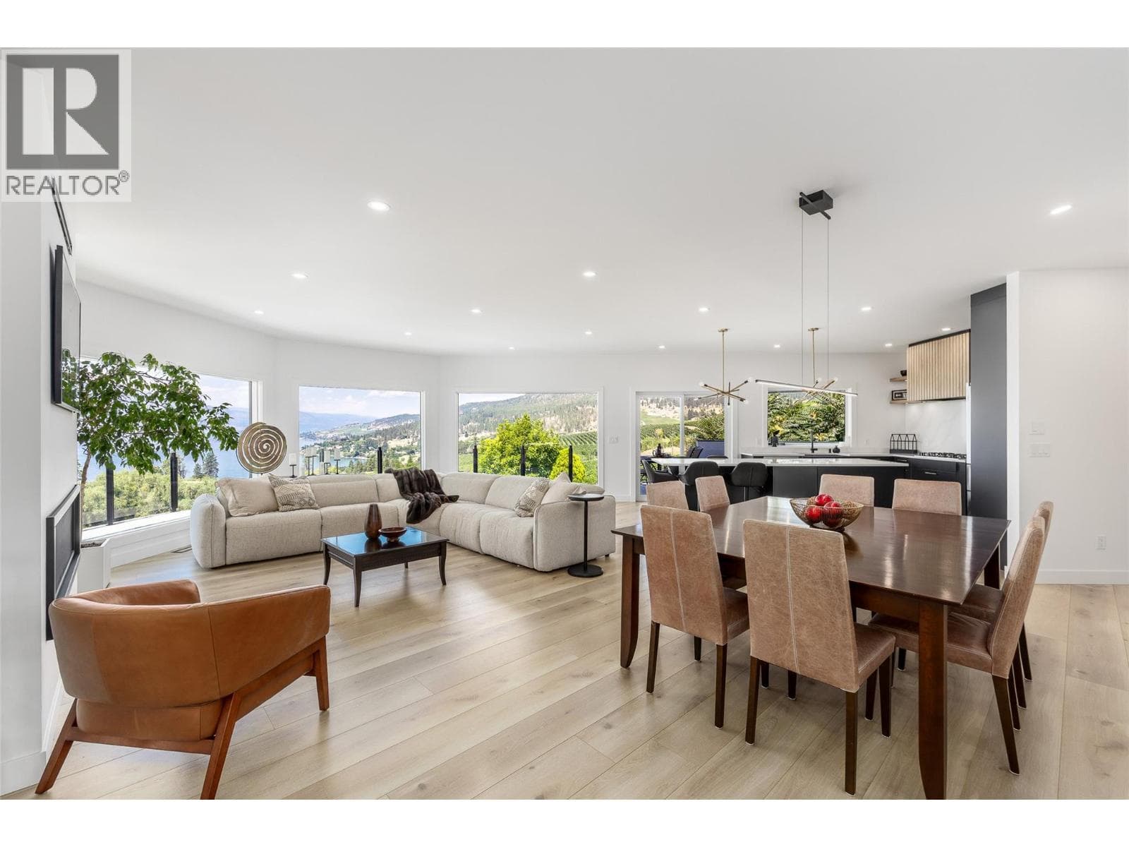 1090 Camp Road, photo 13