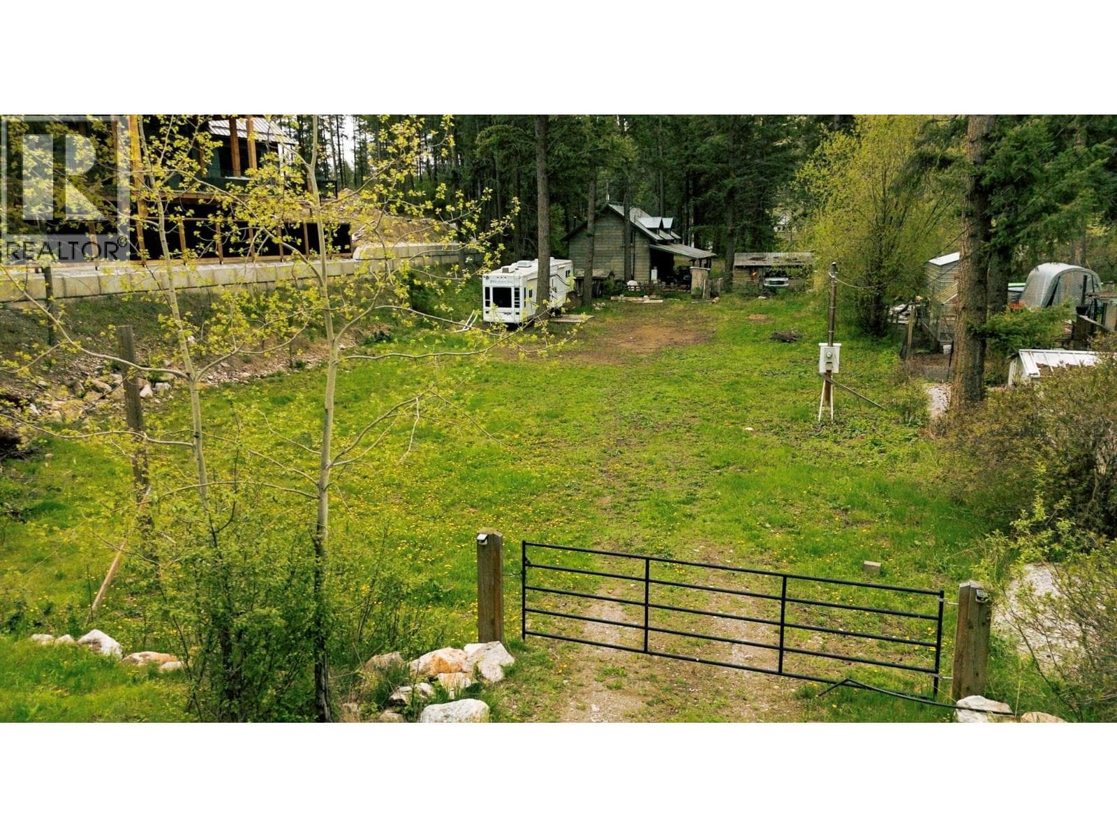 861 Firwood Road, photo 1