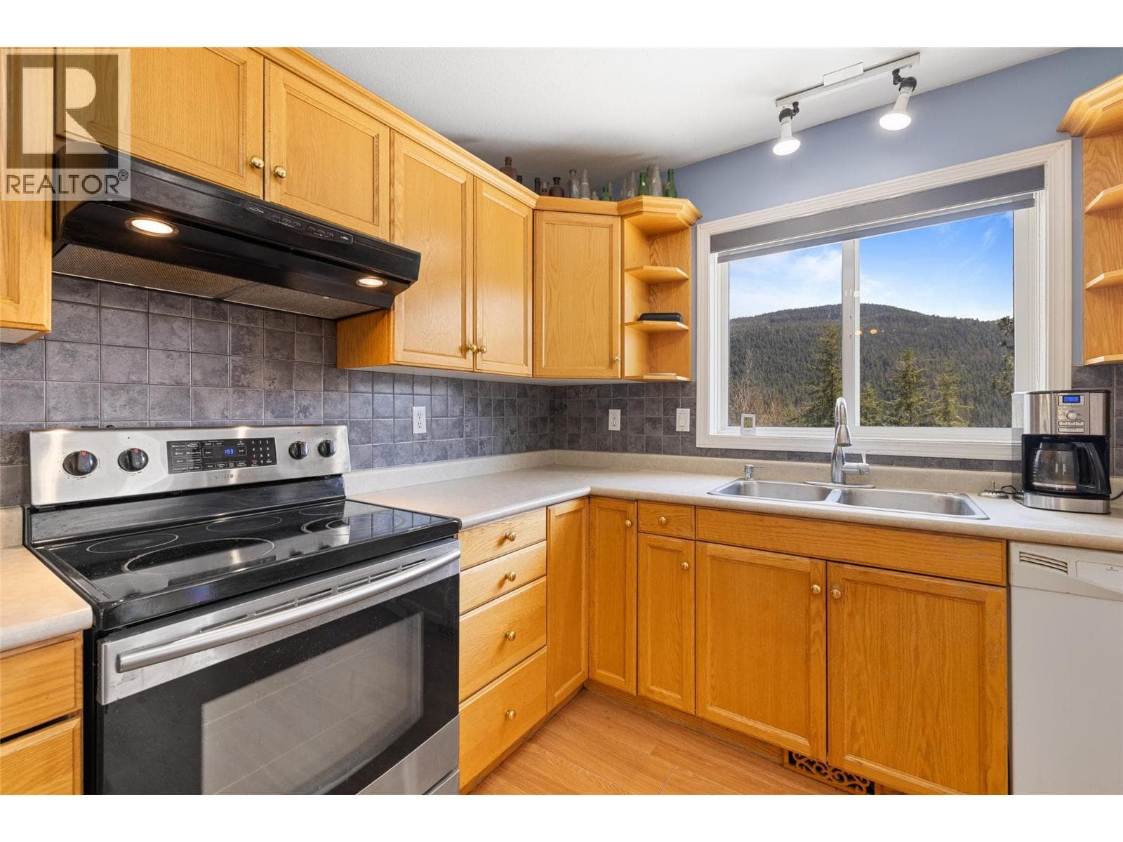 7114 Goshawk Road, photo 7