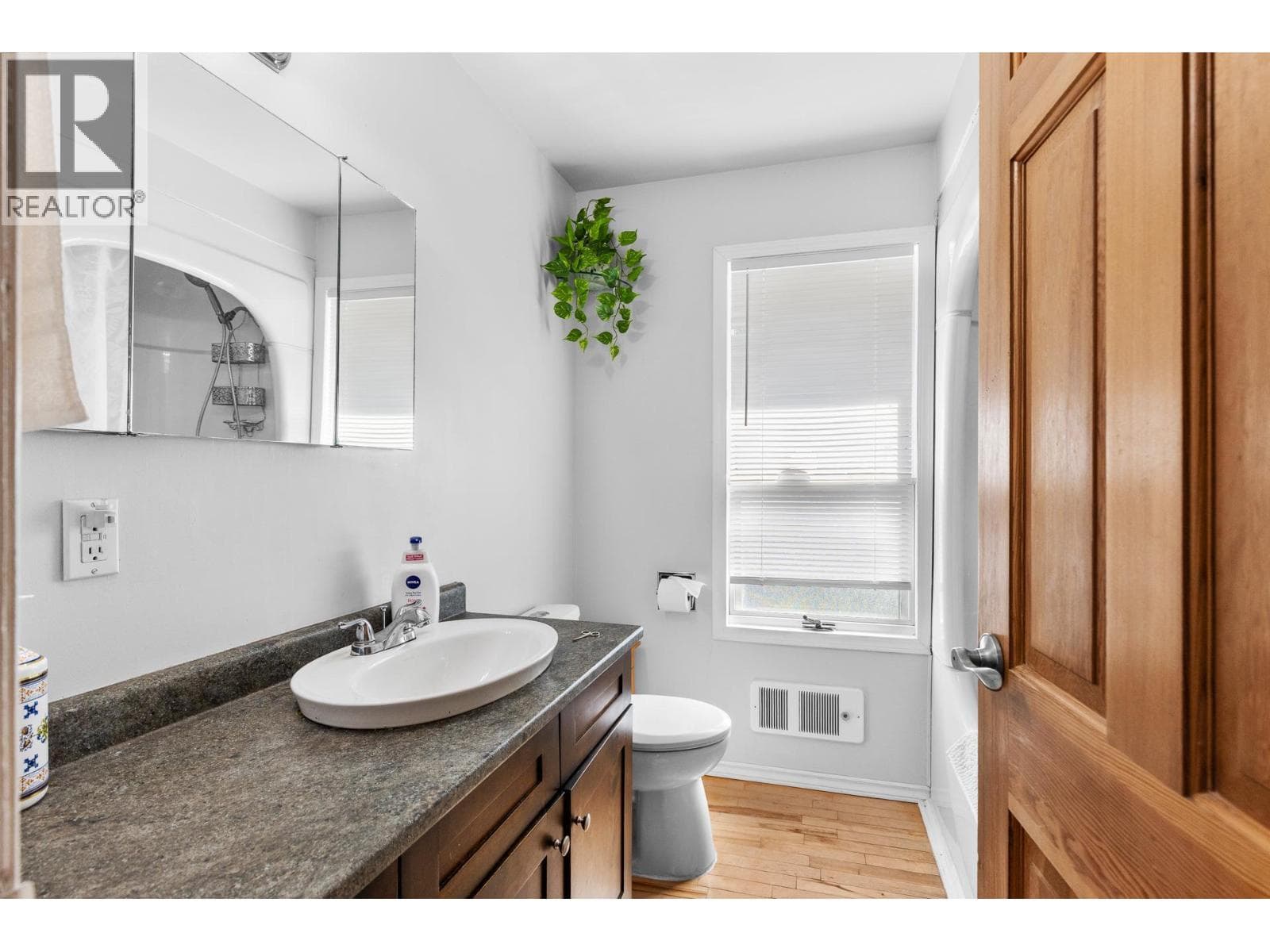 14924 Middle Bench Road, photo 18