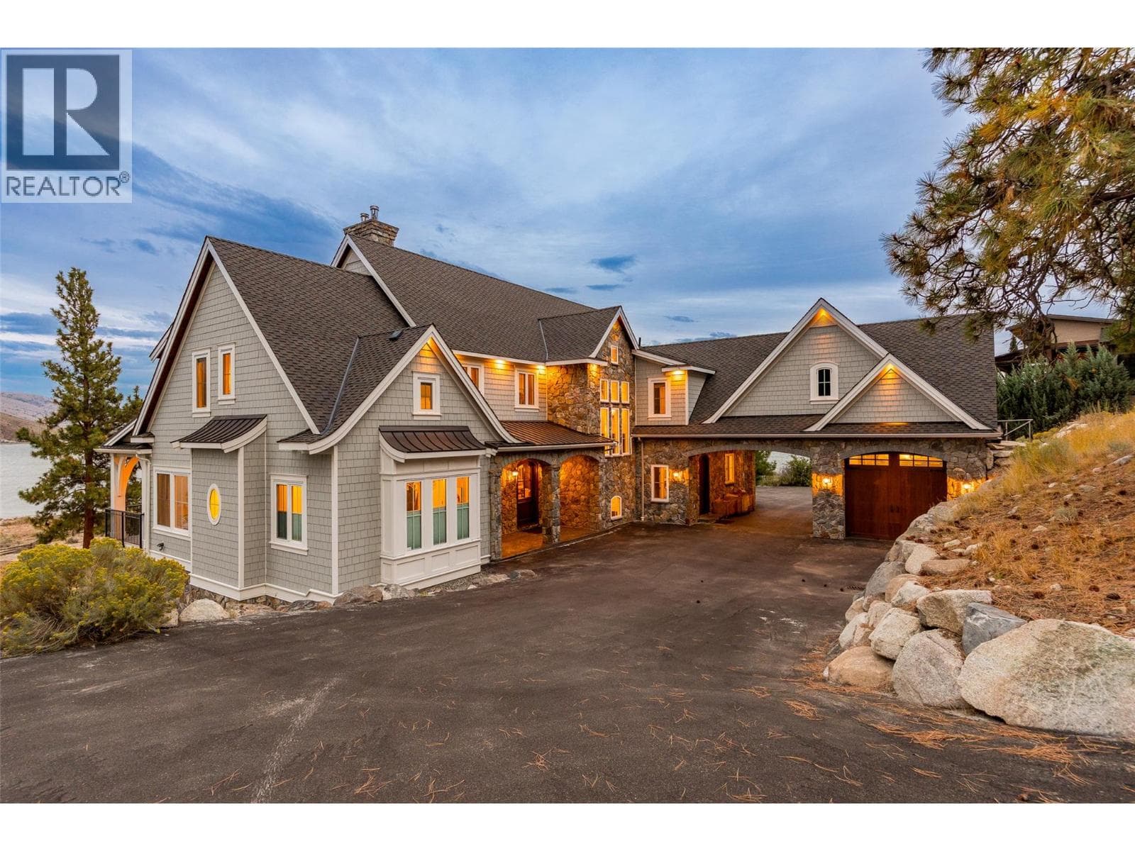 6688 Monck Park Road, photo 4