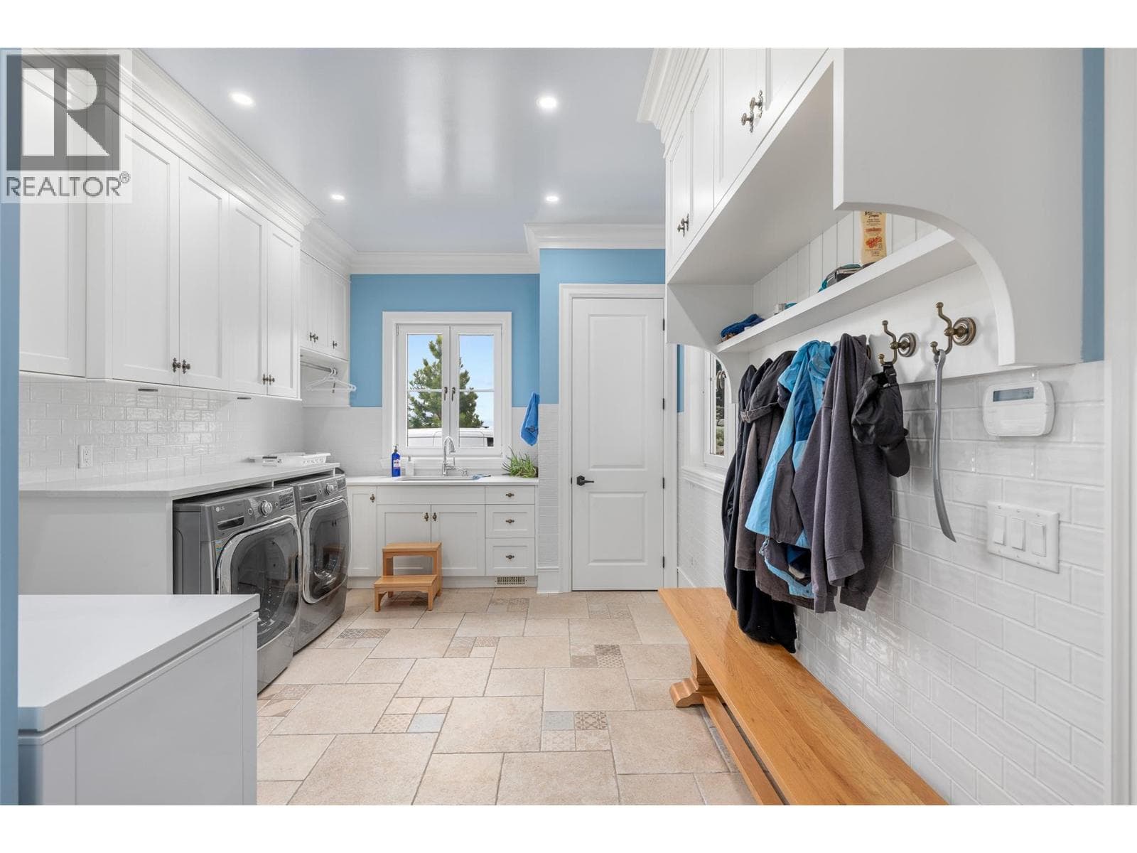 6688 Monck Park Road, photo 37