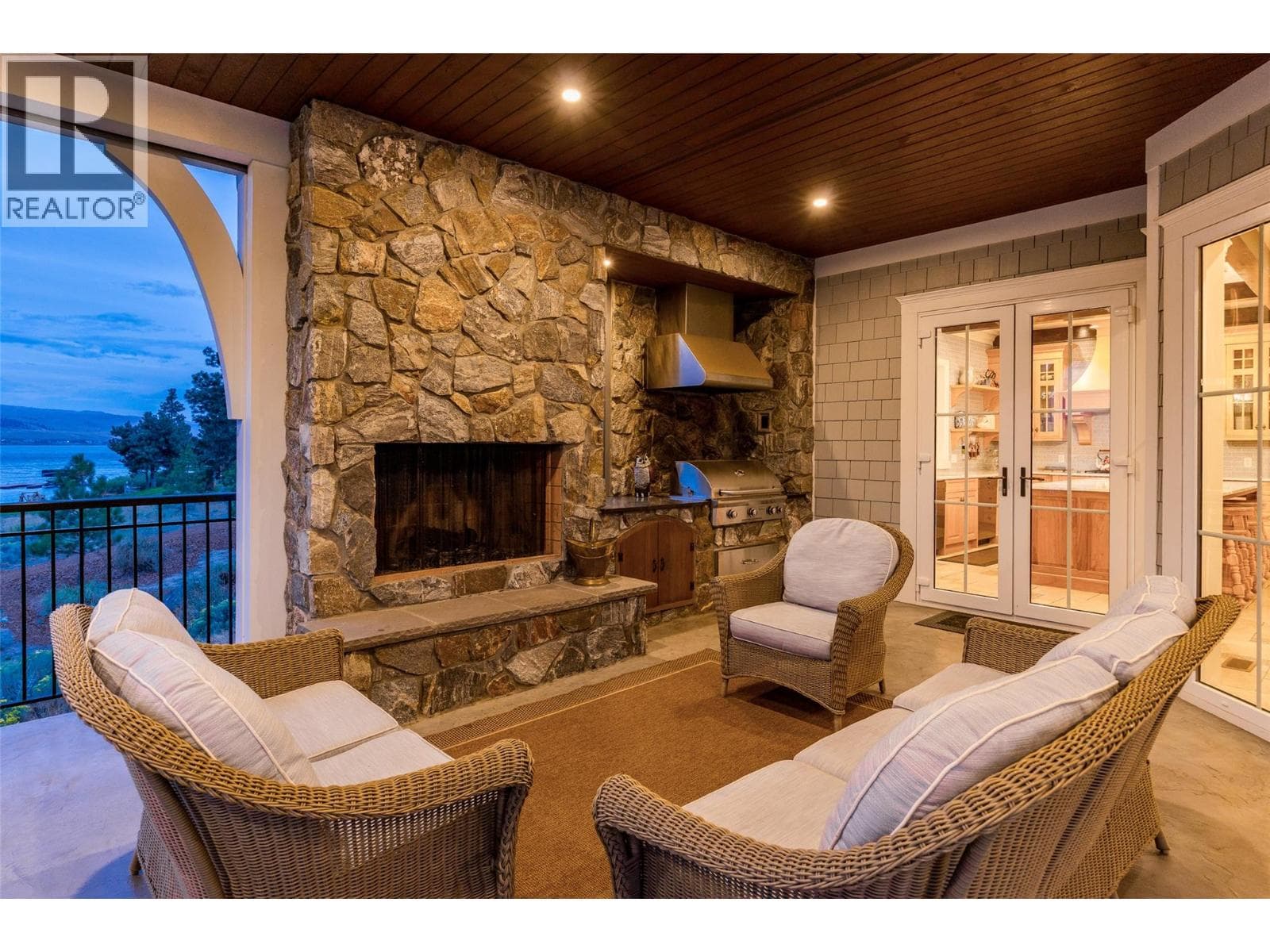 6688 Monck Park Road, photo 25