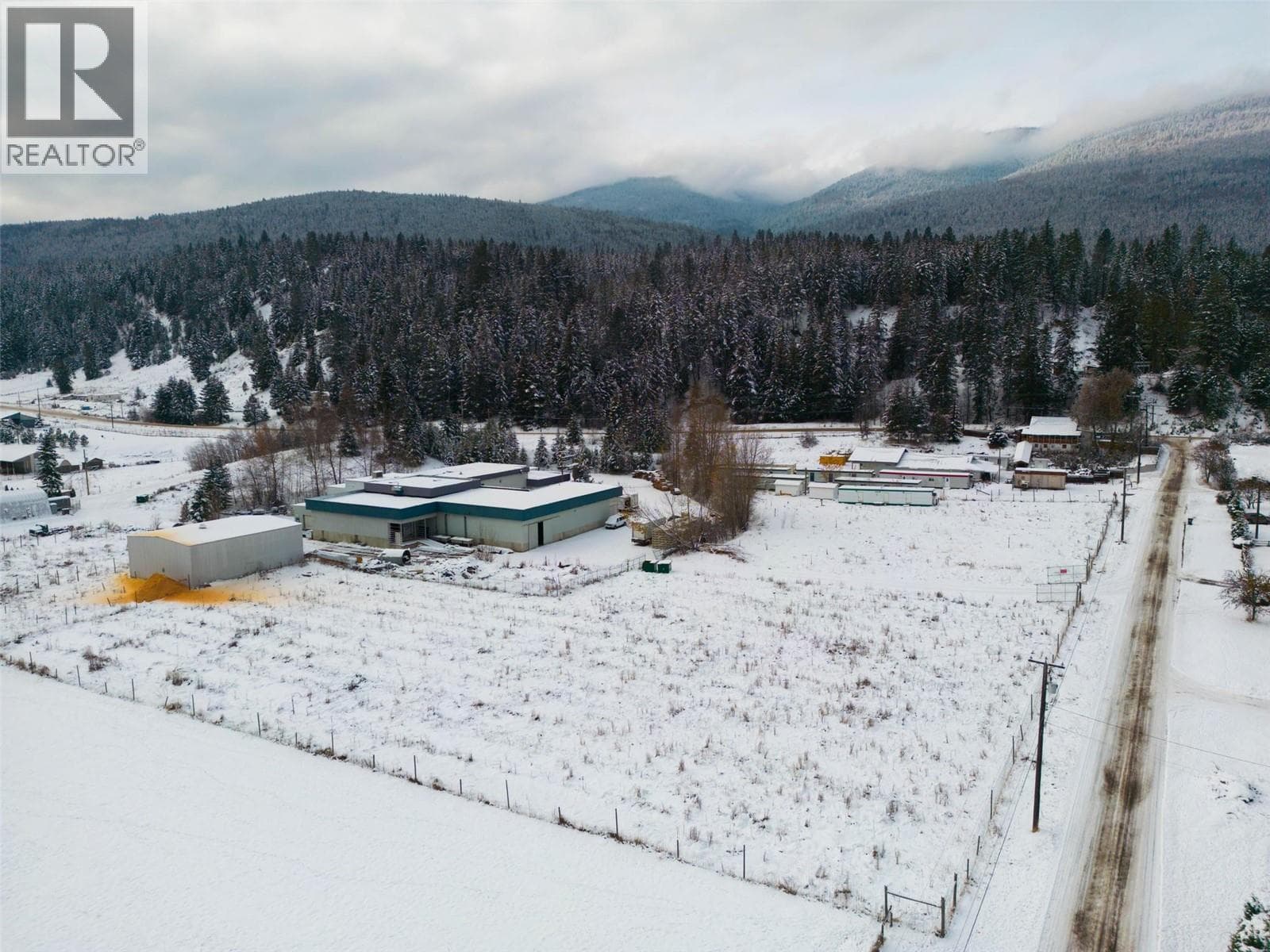 991 Salmon River Road, photo 2