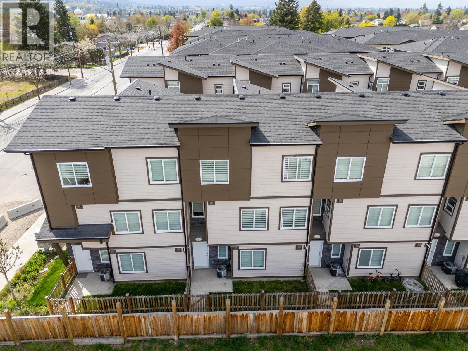 1354 Rutland Road N Unit# 2, photo 2