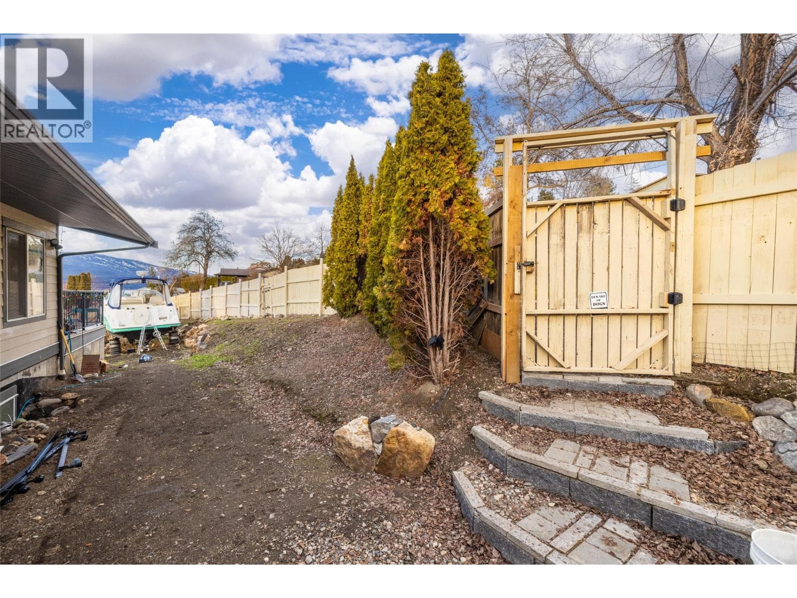 10957 Pheasant Road, photo 3