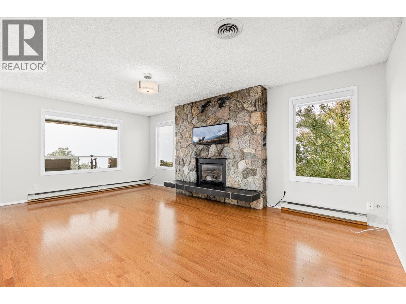 13890 Oyama Road, photo 9