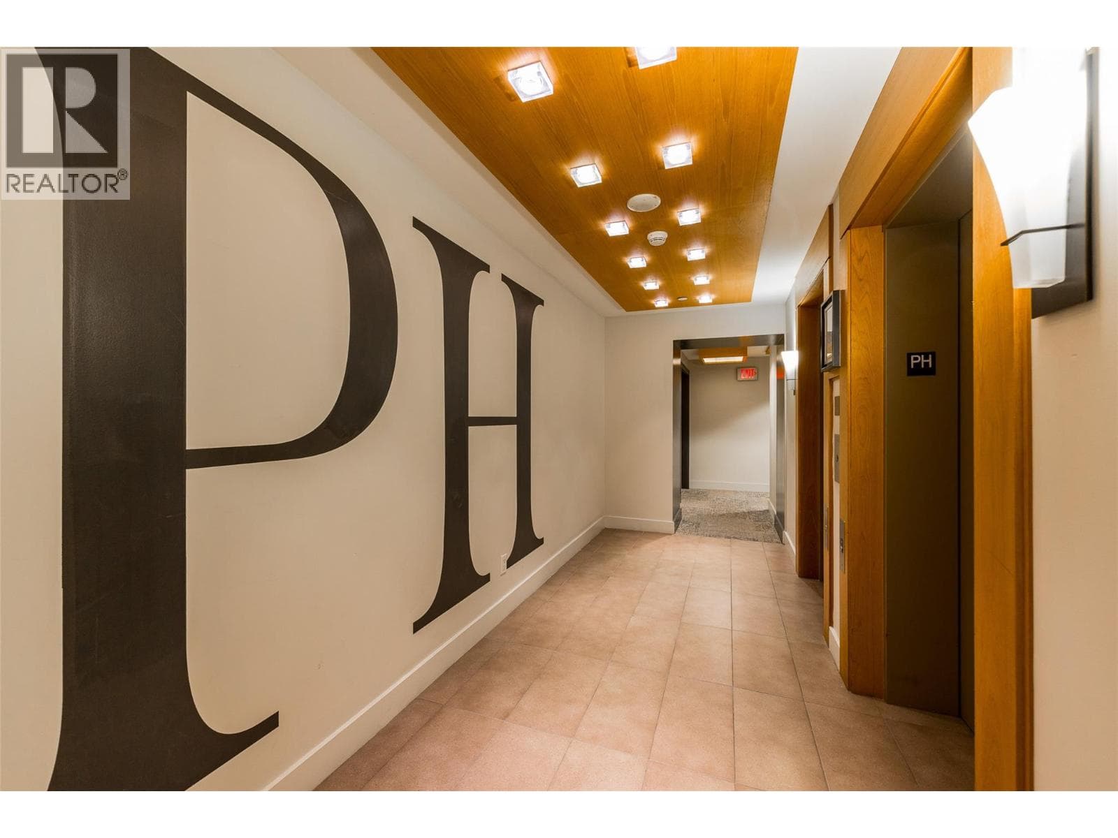 1075 Sunset Drive Unit# PH1, photo 4