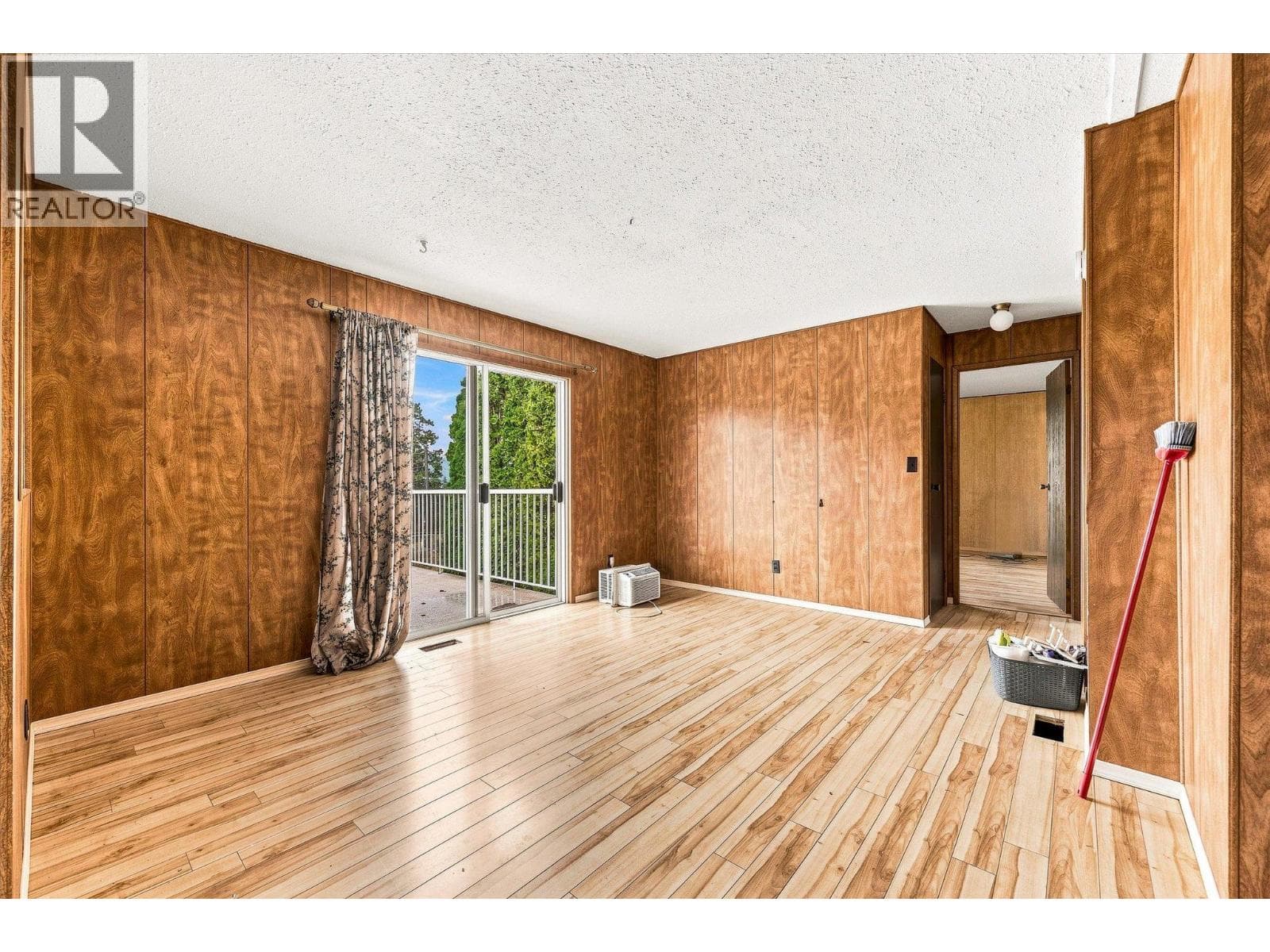 12891 Trewhitt Road, photo 23