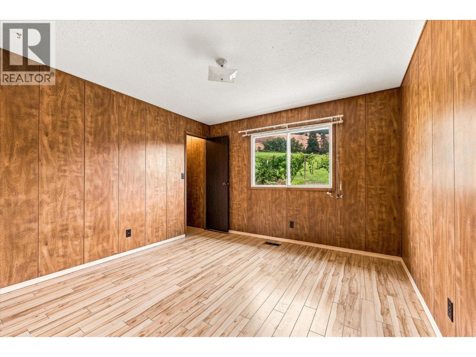 12891 Trewhitt Road, photo 32