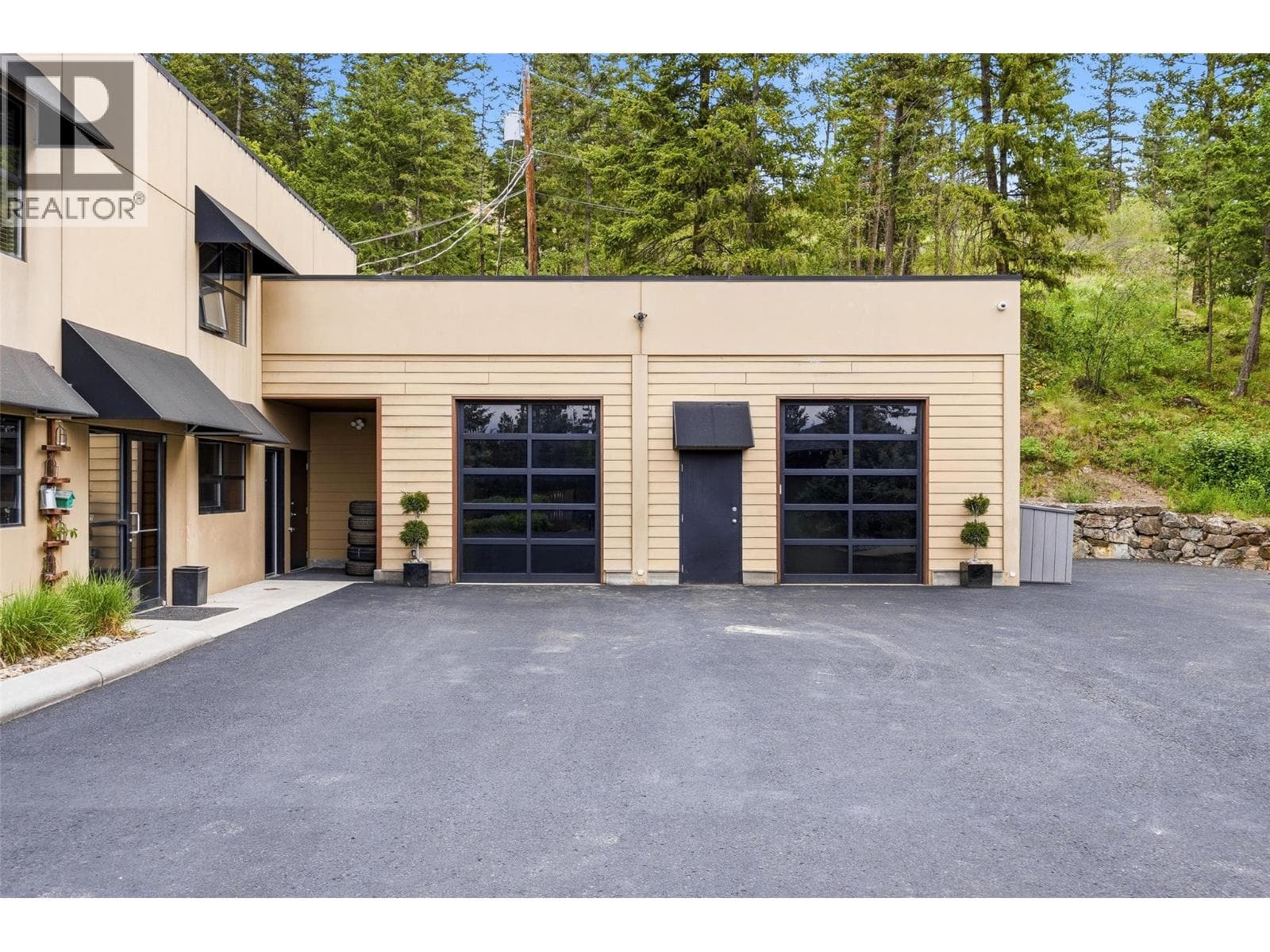 5757 Upper Booth Road N, photo 45