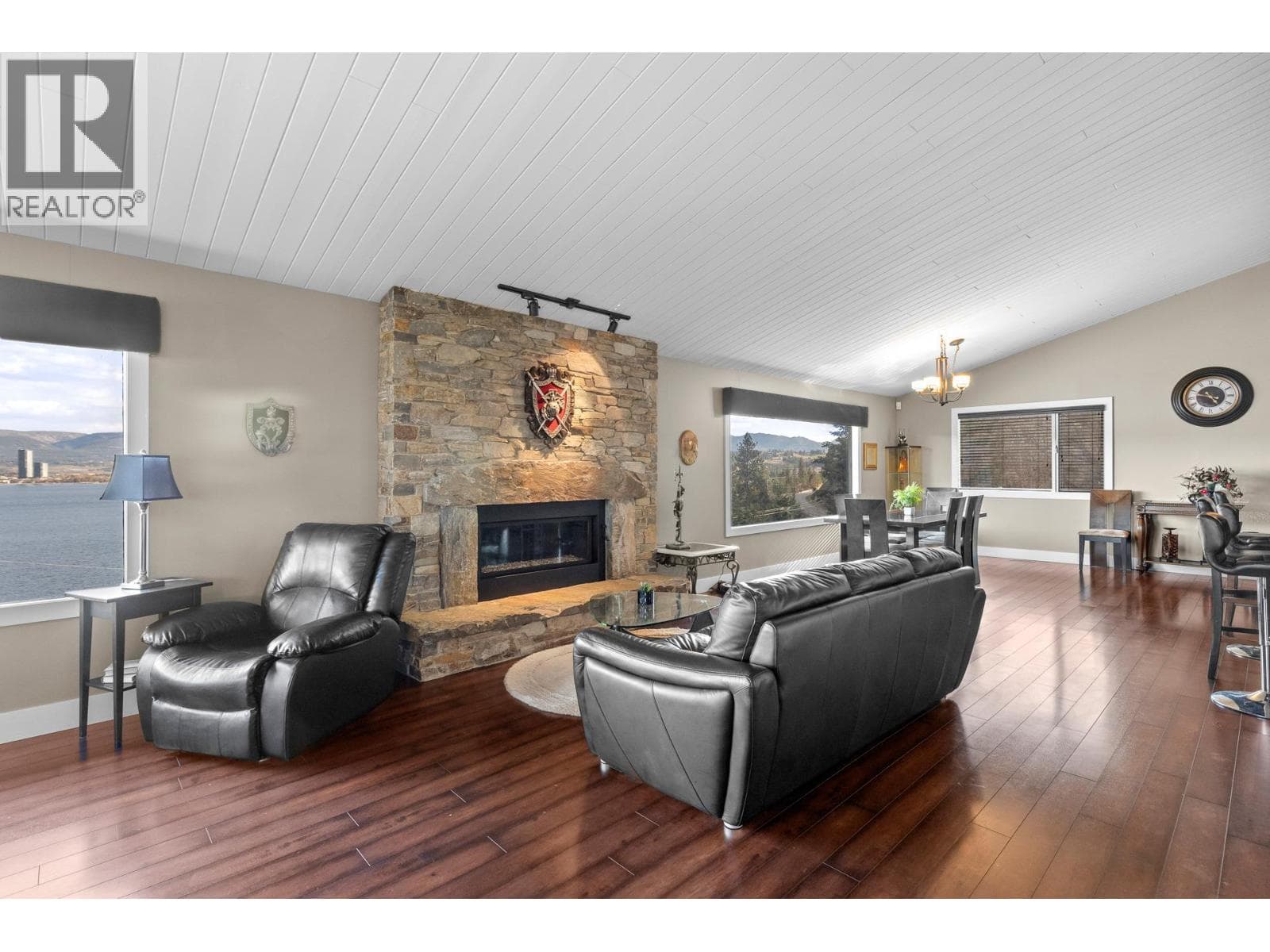 1084 Westside Road S, photo 12