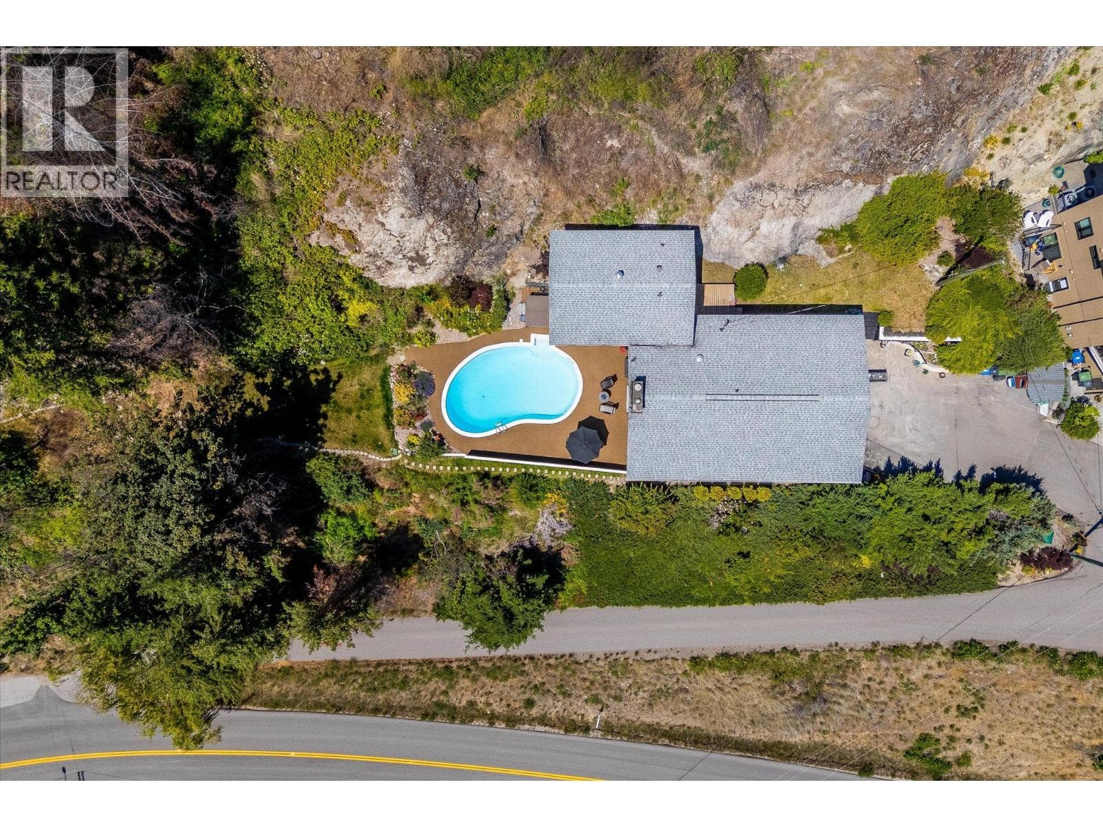 1084 Westside Road S, photo 50