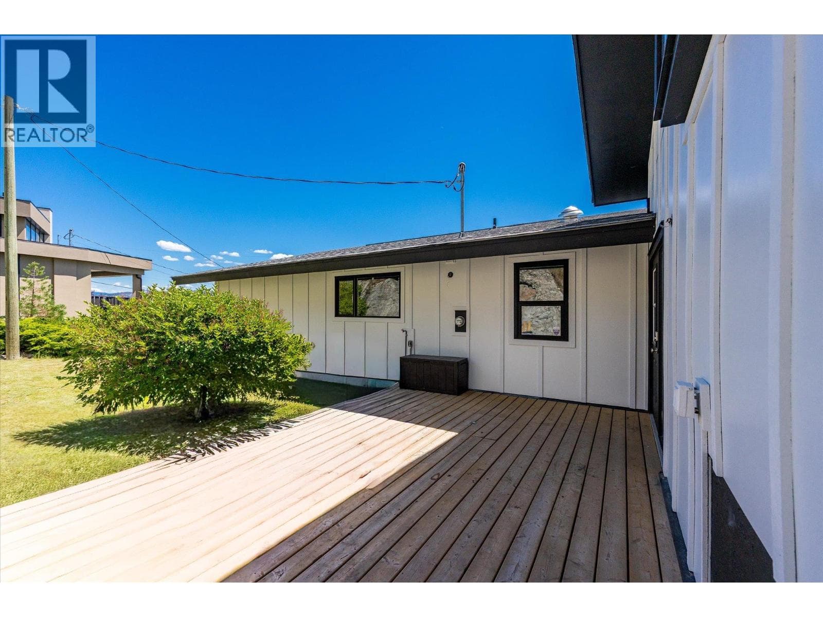 1084 Westside Road S, photo 46