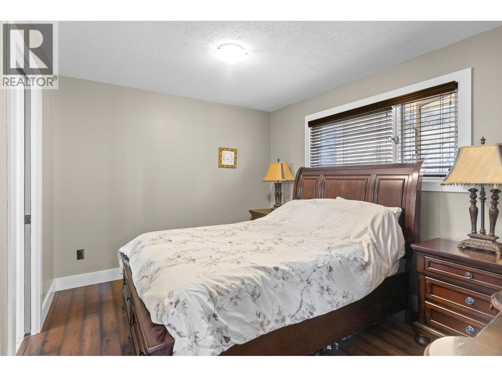 1084 Westside Road S, photo 18