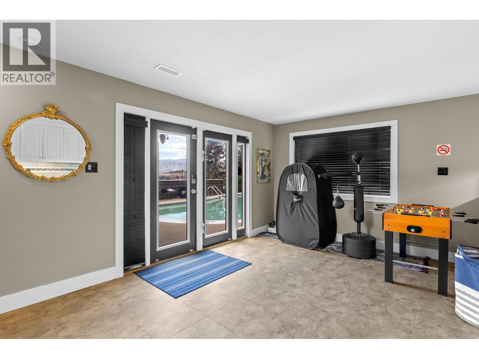 1084 Westside Road S, photo 29