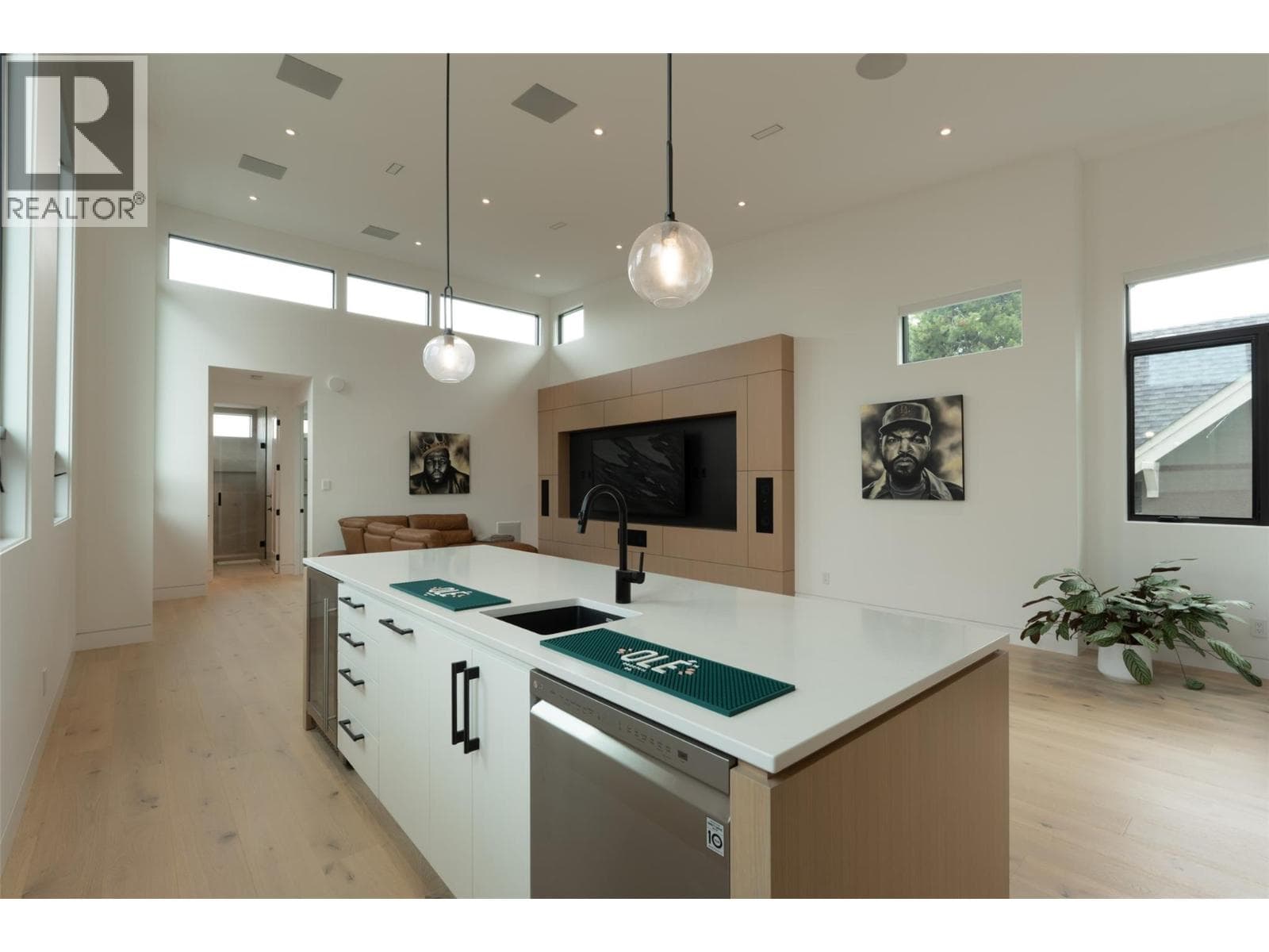 2764 Abbott Street, photo 49