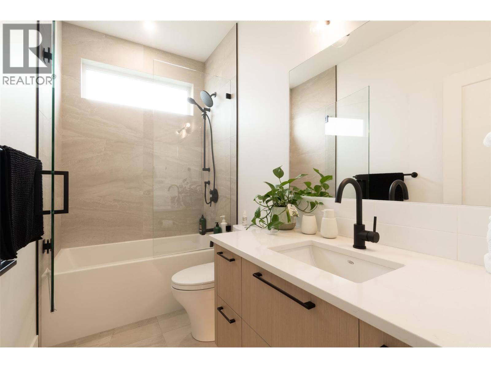 2764 Abbott Street, photo 86