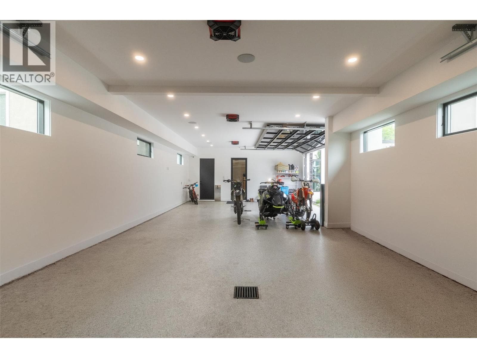 2764 Abbott Street, photo 70