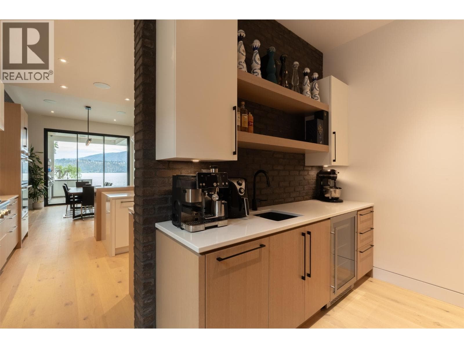 2764 Abbott Street, photo 20