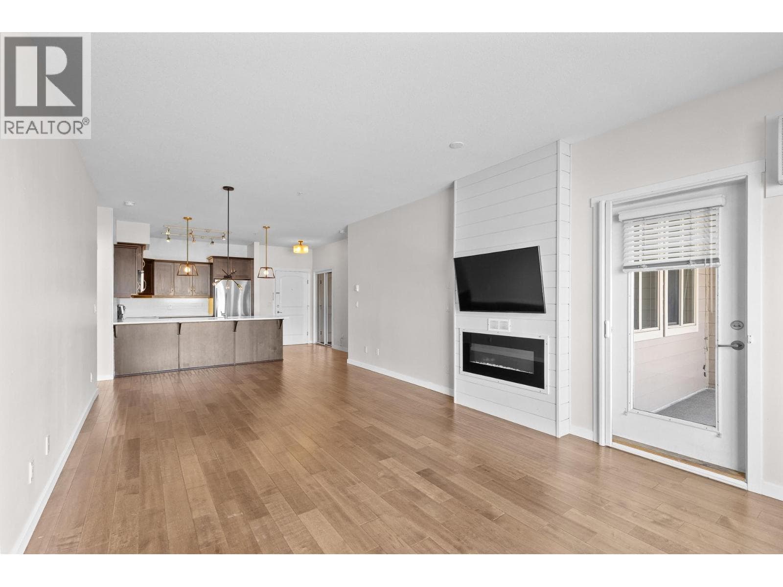 3735 Casorso Road Unit# 302, photo 3