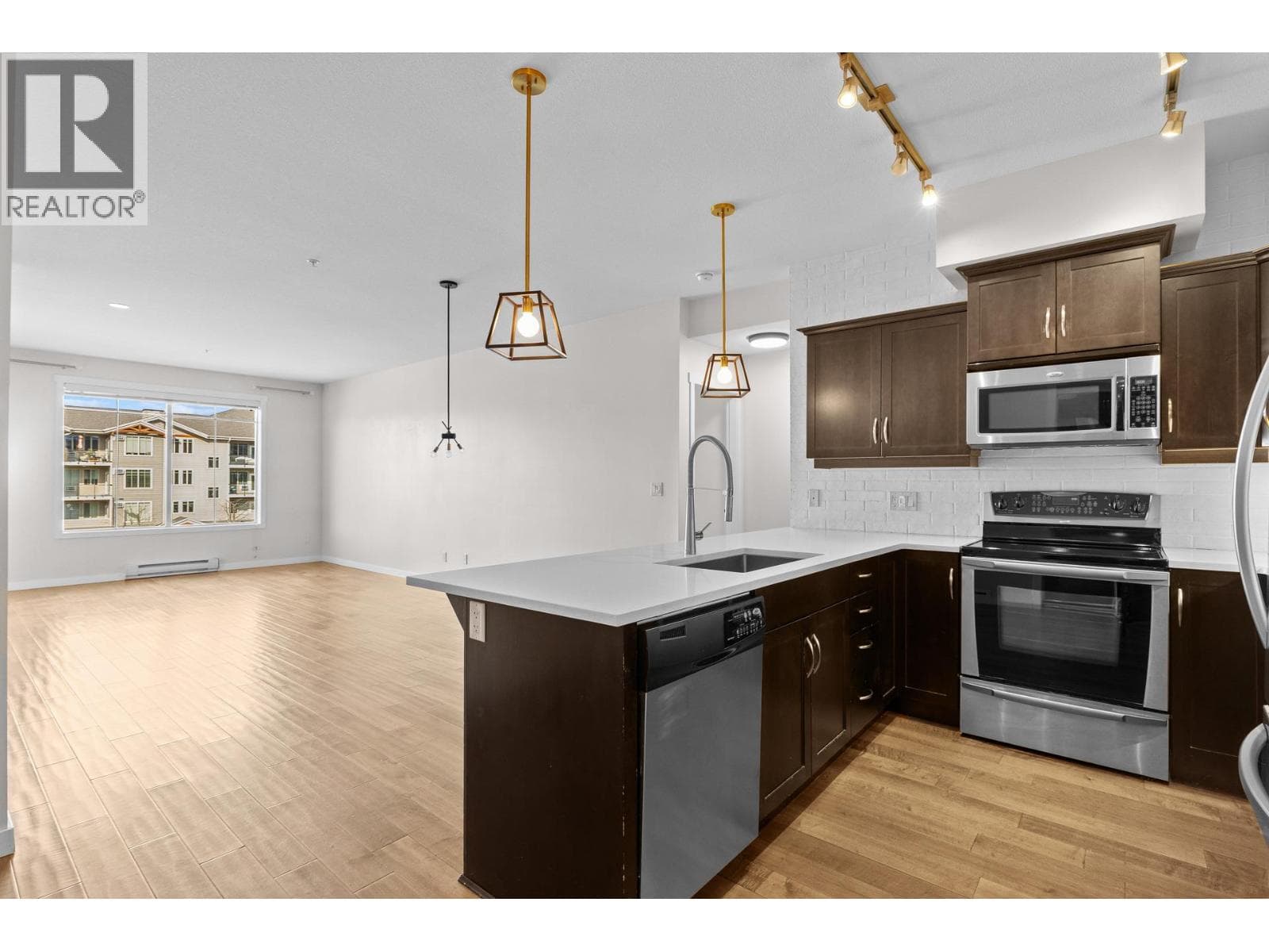 3735 Casorso Road Unit# 302, photo 4