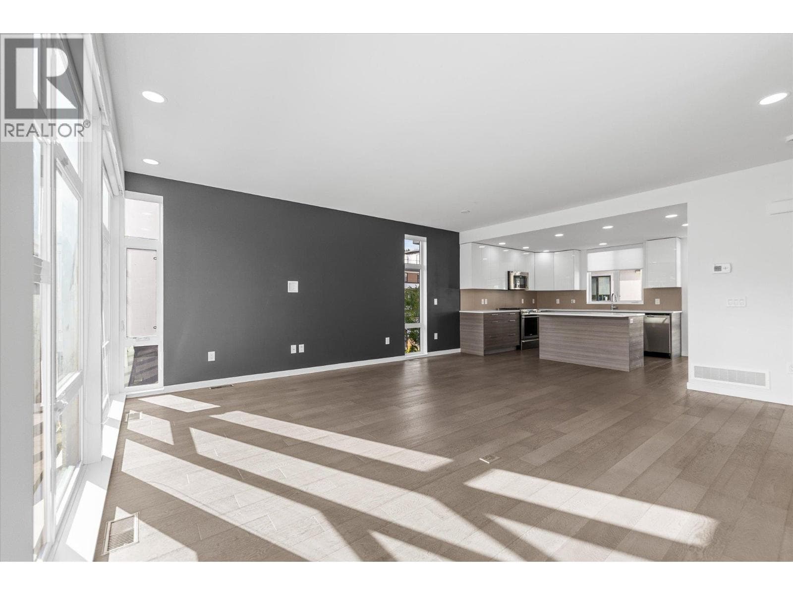 1515 Highland Drive N Unit# 37, photo 8