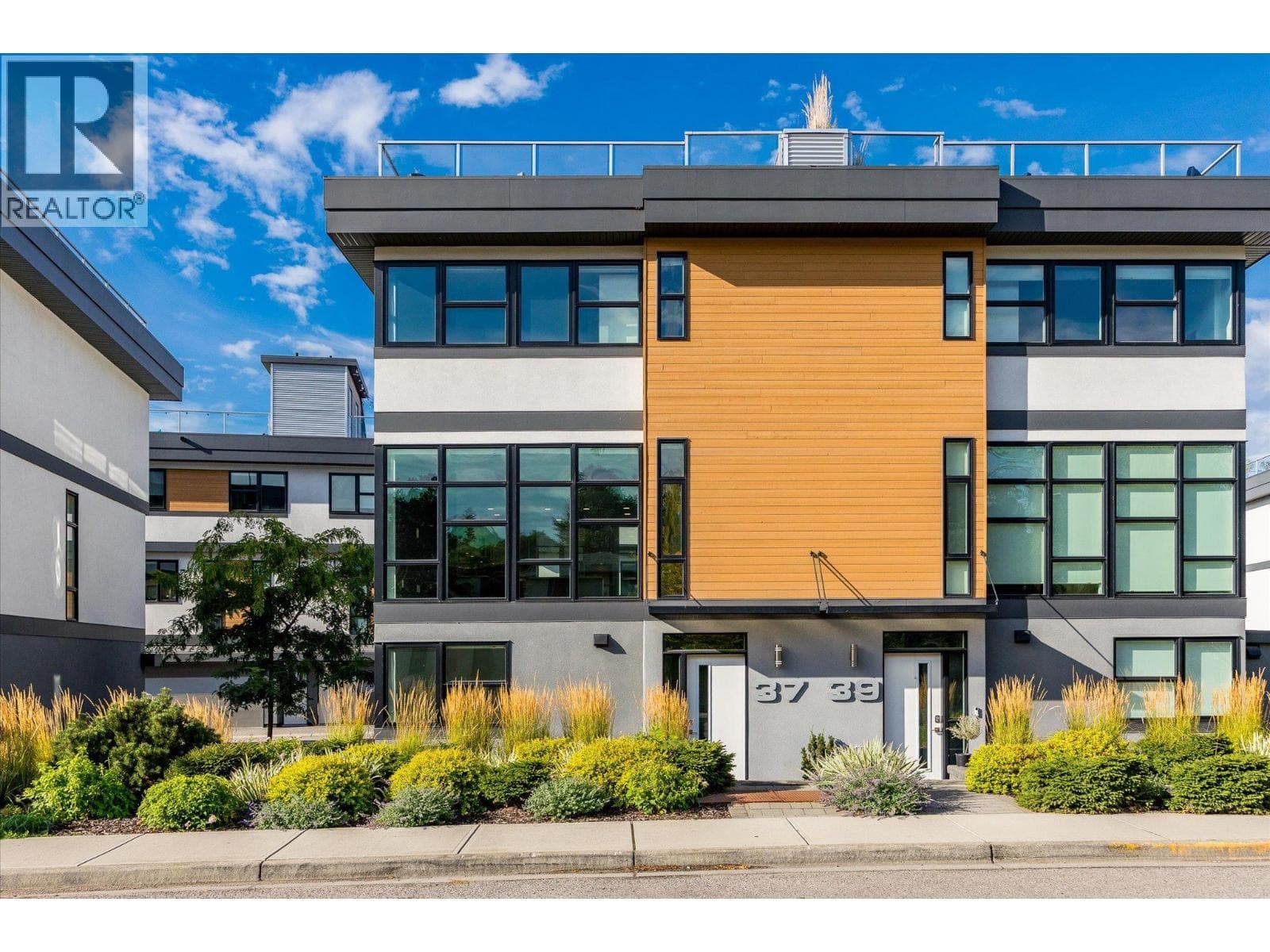 1515 Highland Drive N Unit# 37, photo 1