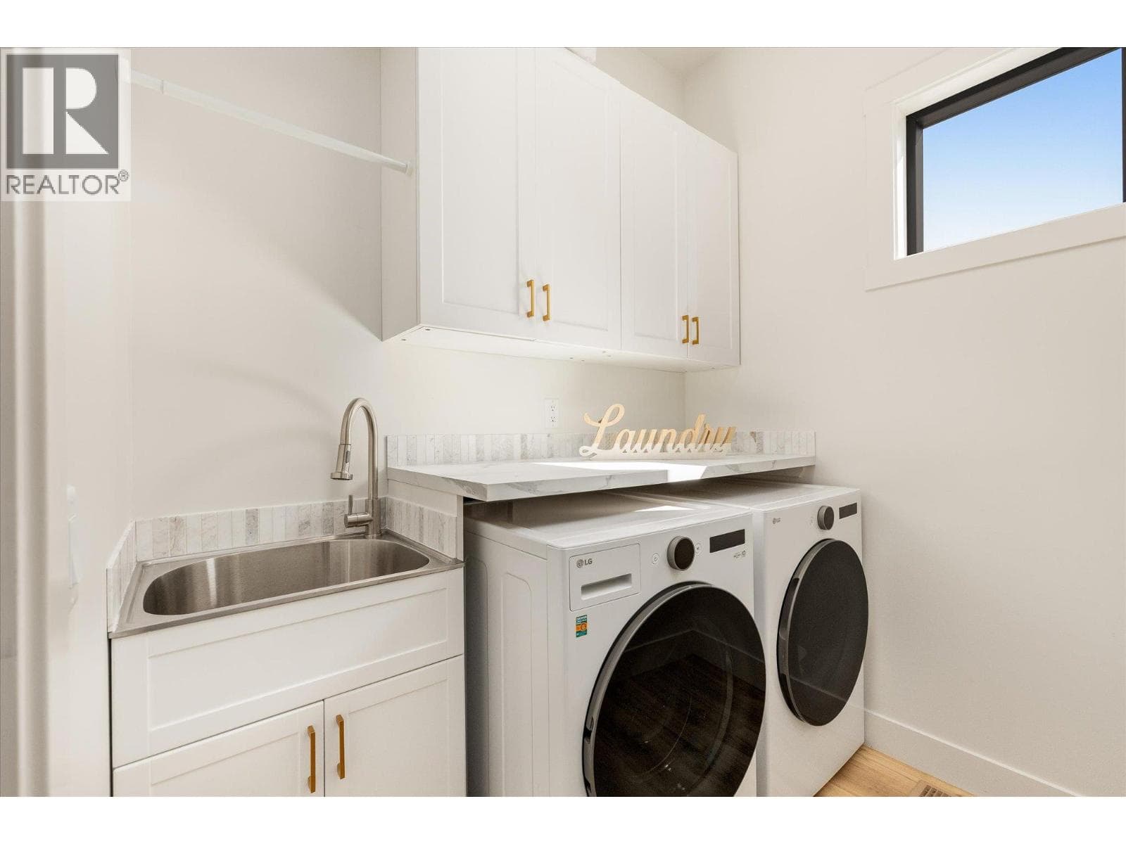 2053 Long Street, photo 48
