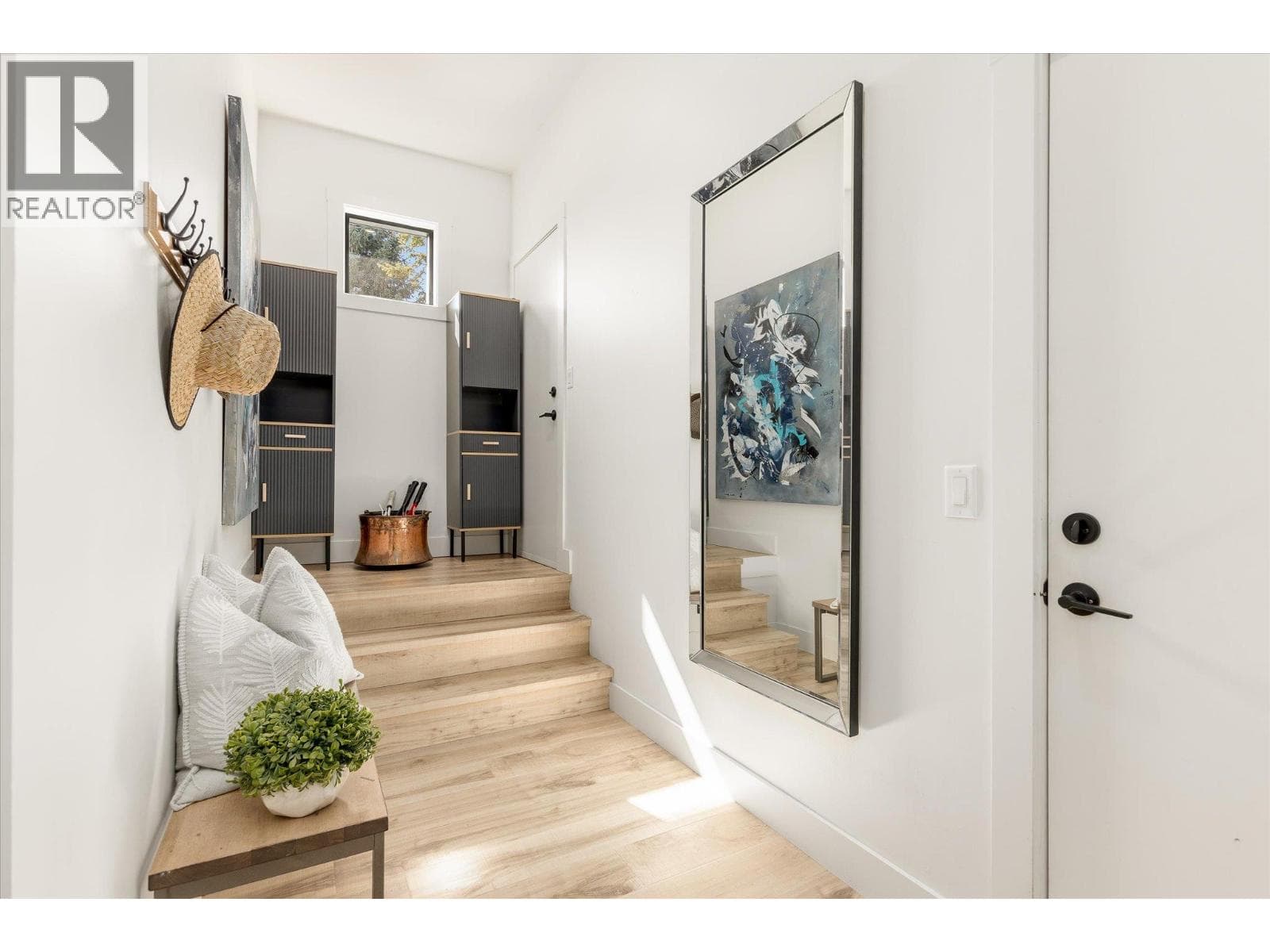 2053 Long Street, photo 33