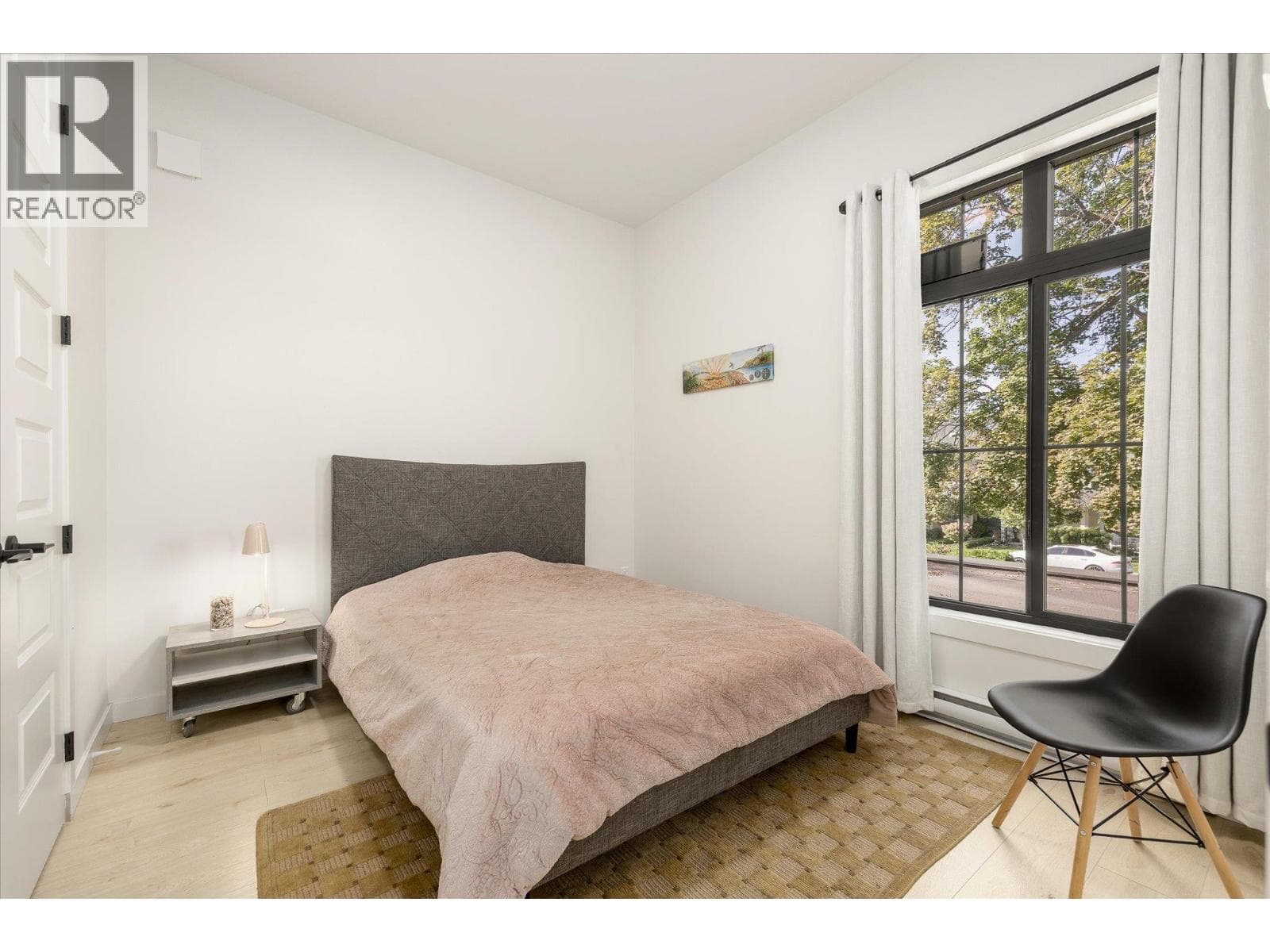 2053 Long Street, photo 64