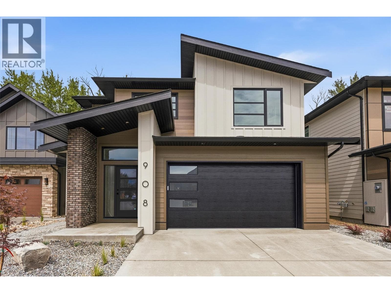 908 Bull Crescent, photo 2