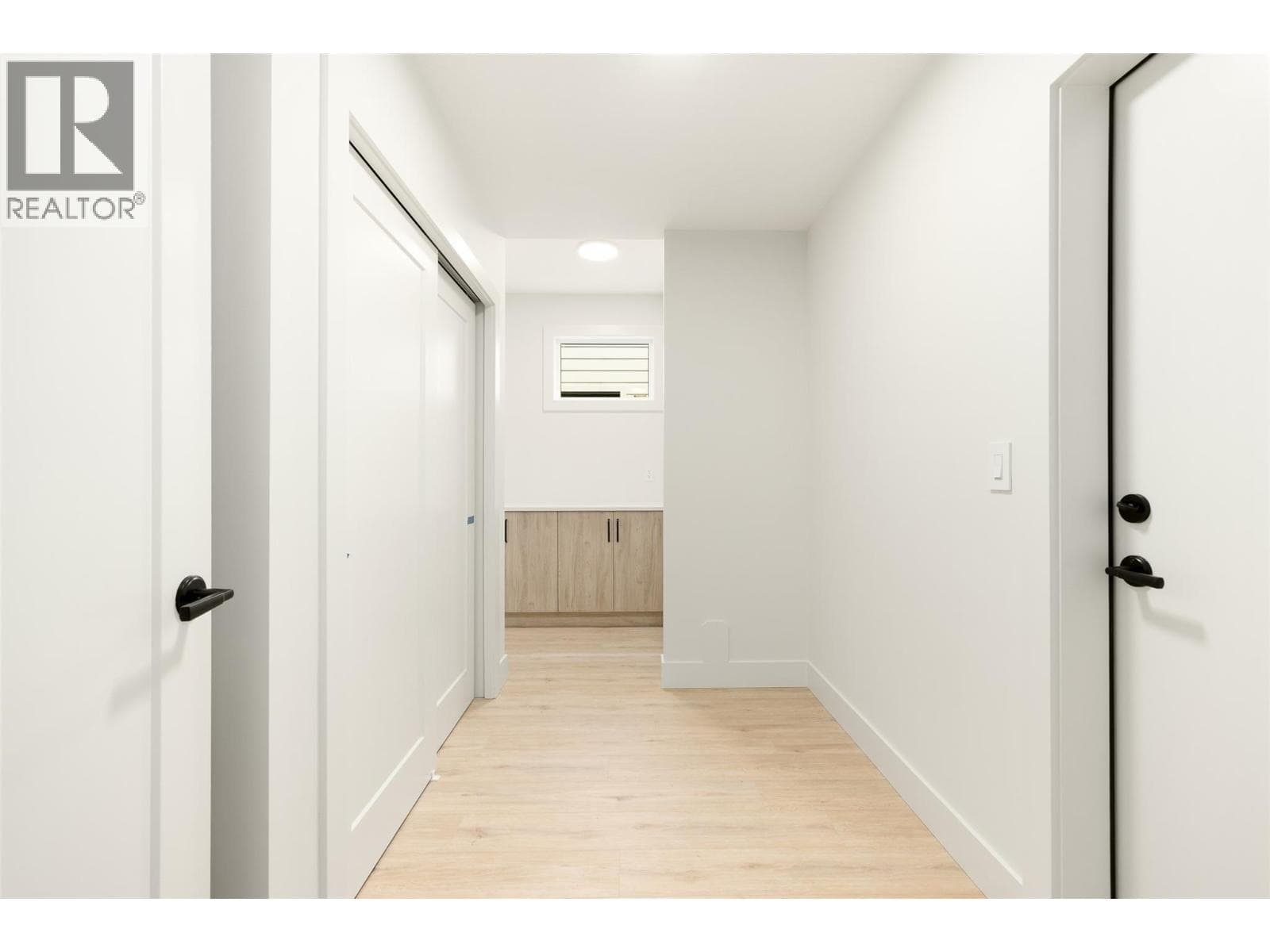 908 Bull Crescent, photo 18