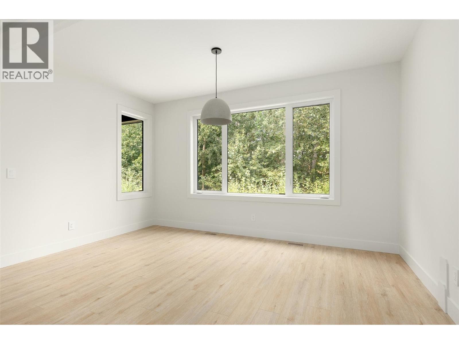 908 Bull Crescent, photo 15