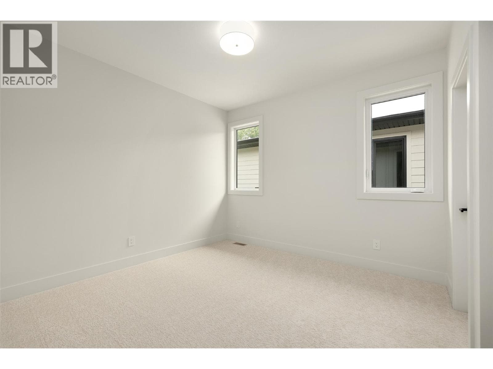 908 Bull Crescent, photo 27